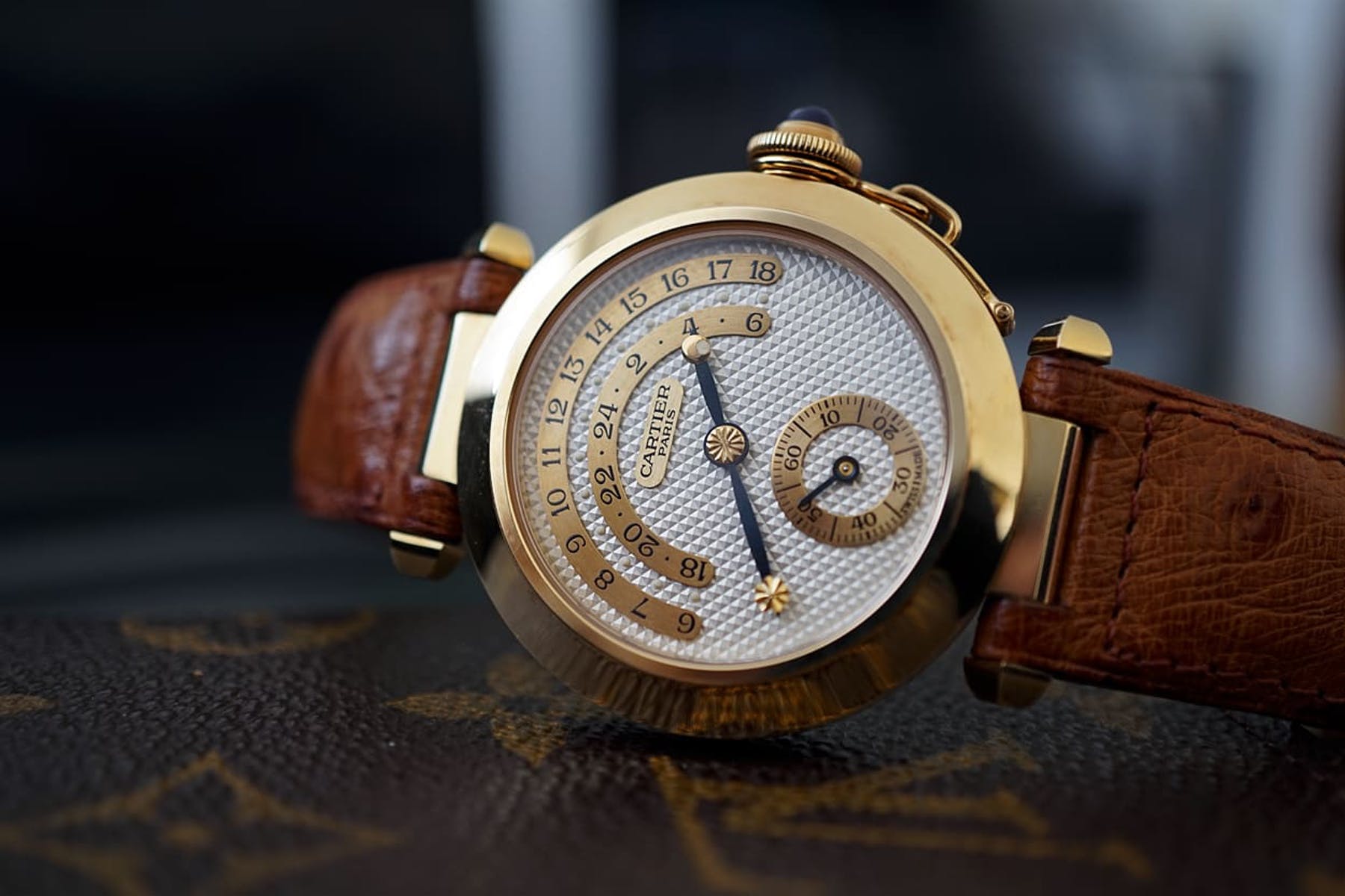 Cartier Pasha: The Watch That Stole Tyrants' Time and Immortalized Its Rebellion! Azzam Watches