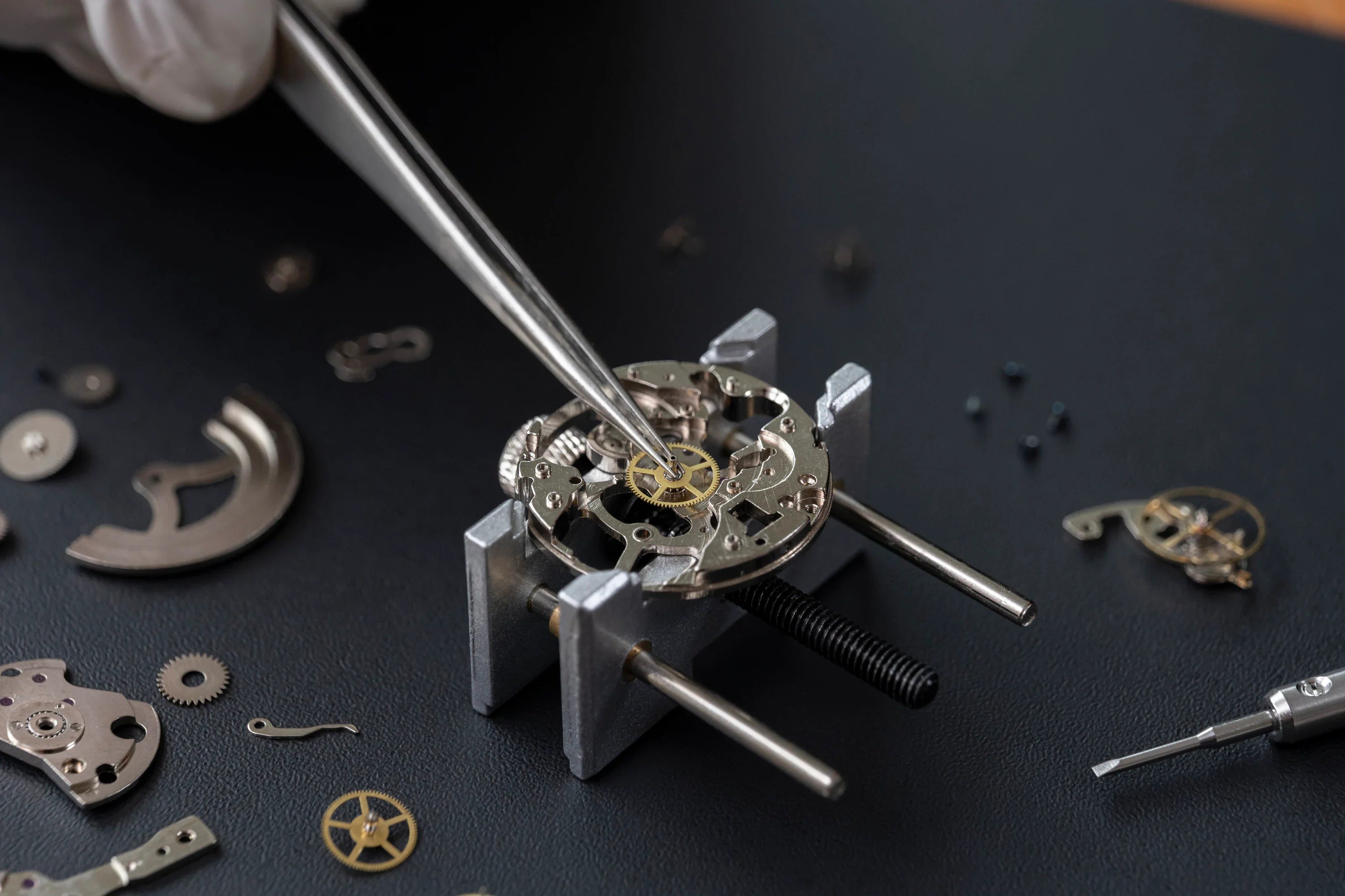 Automatic or Quartz? Azzam Watches