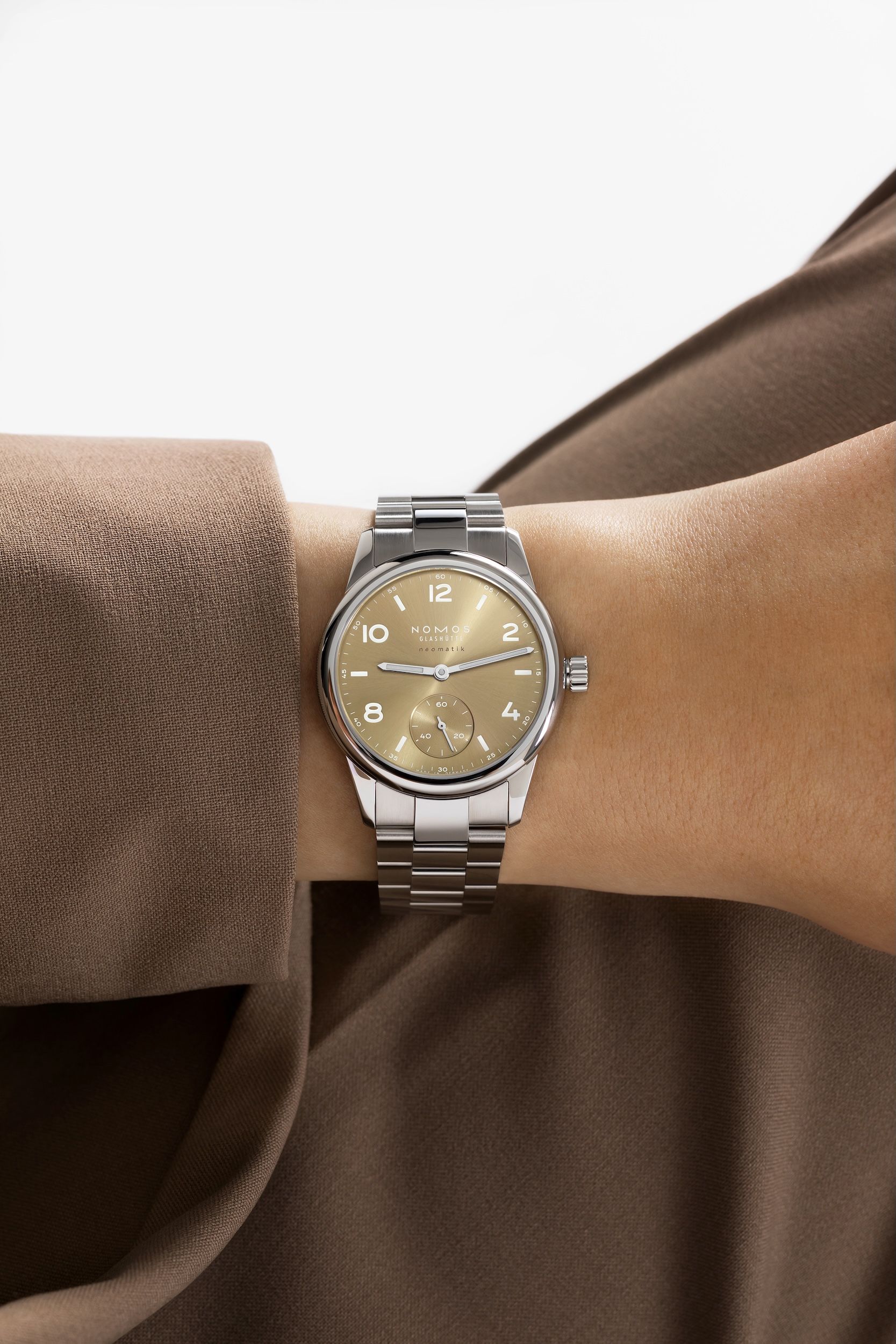 Club Sport neomatik 34 gold NOMOS Glashütte