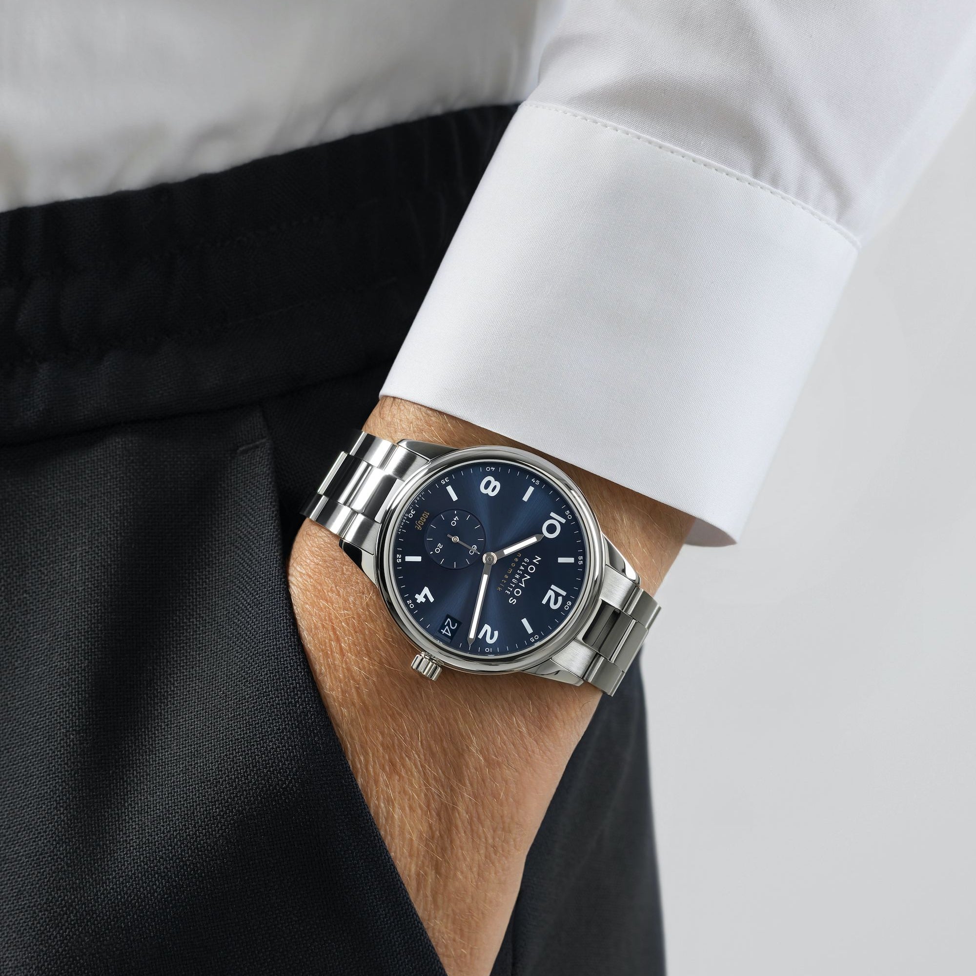 Club Sport neomatik 42 date blue NOMOS Glashütte