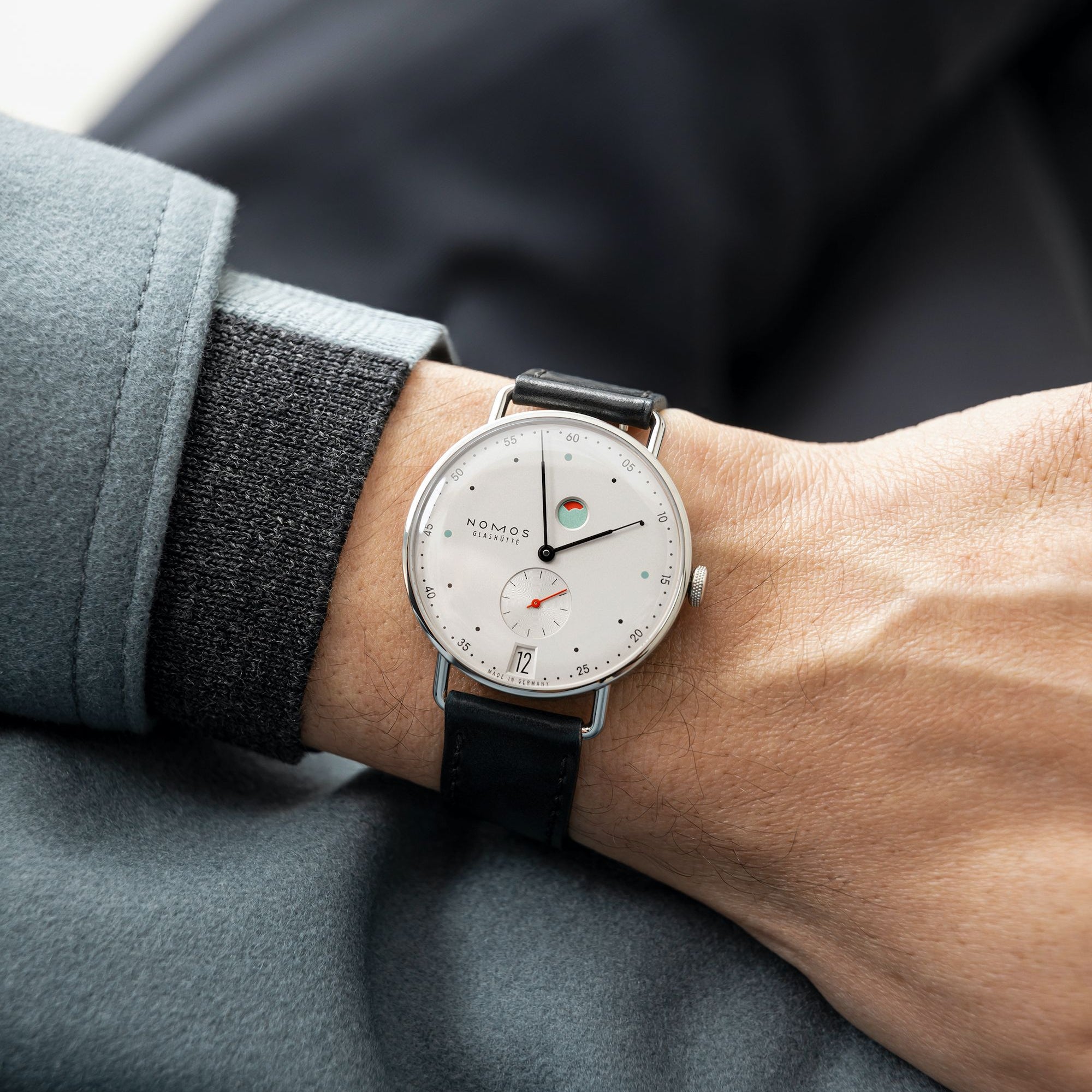 Metro date power reserve