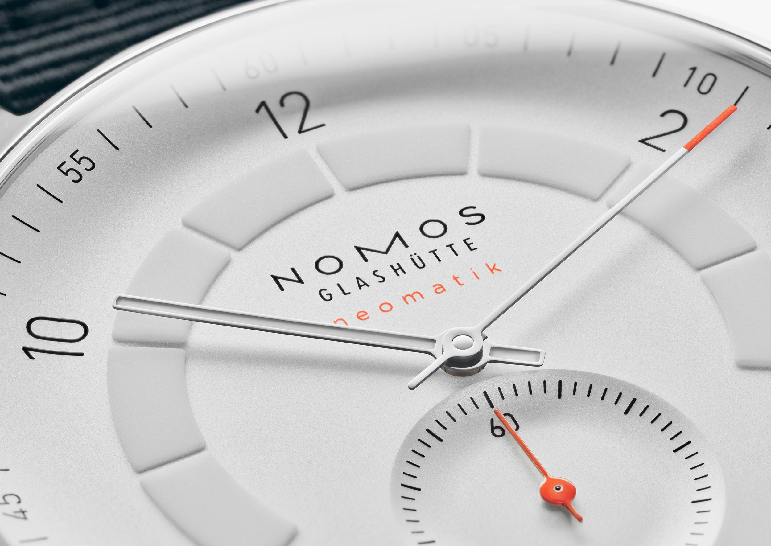 Autobahn neomatik 41 date NOMOS Glashütte