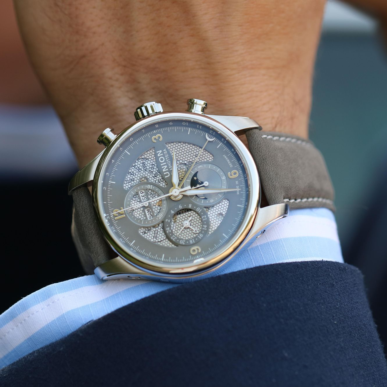 ساعة بيليسار كرونوغراف مع مراحل القمر