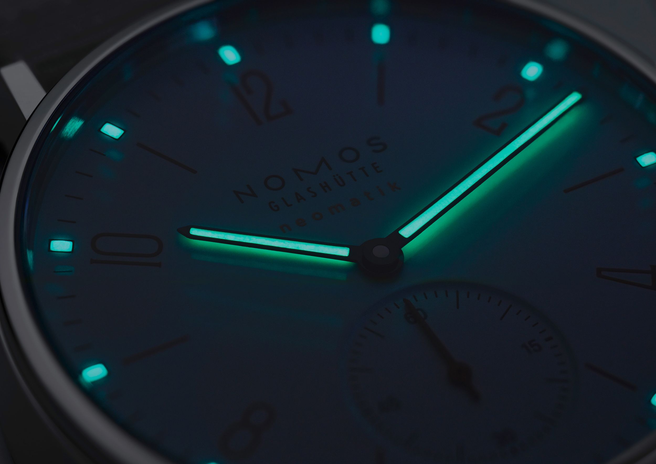 Ahoi neomatik siren white NOMOS Glashütte