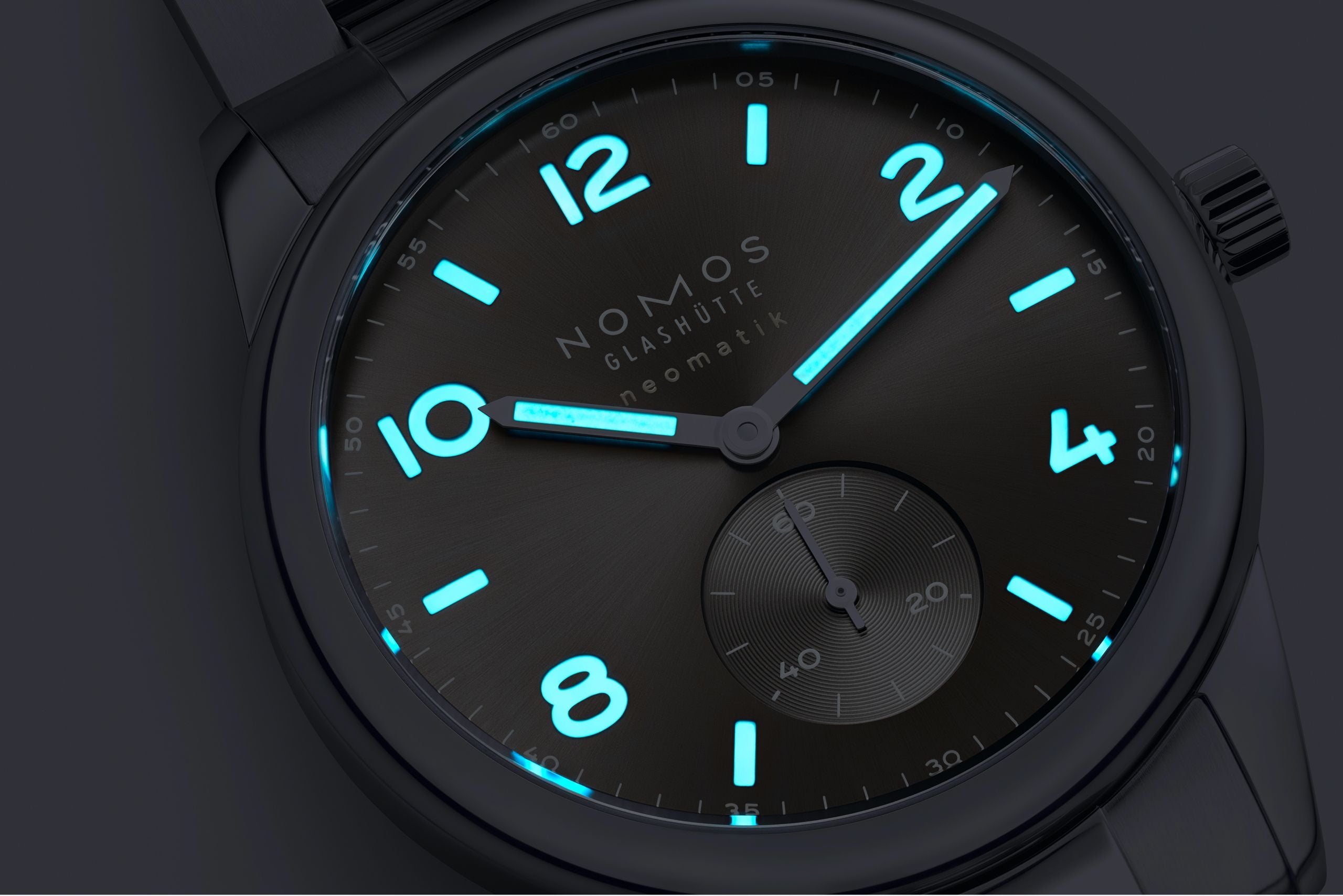 Club Sport neomatik 39 smoke NOMOS Glashütte