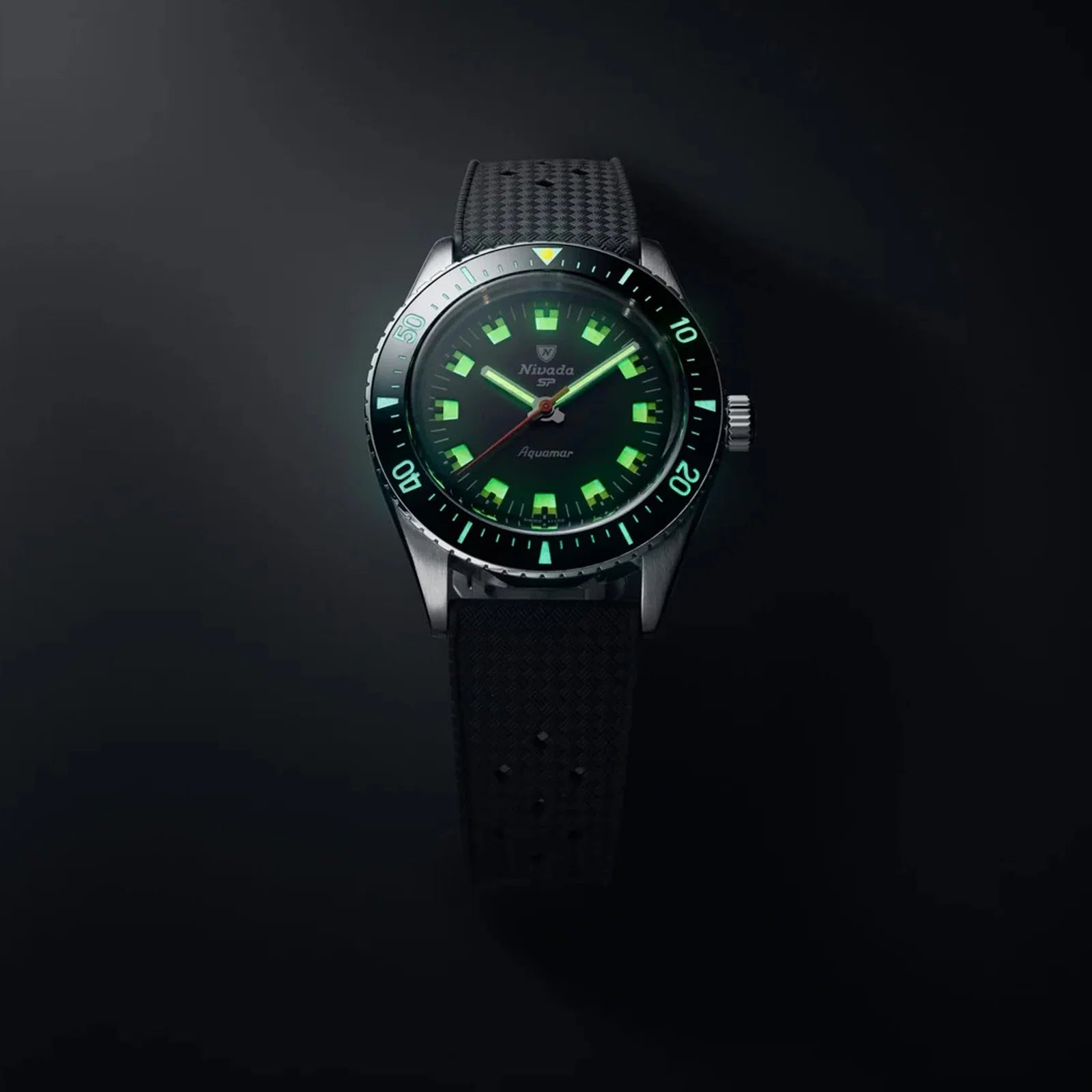 Aquamar Black 32068A Nivada Grenchen