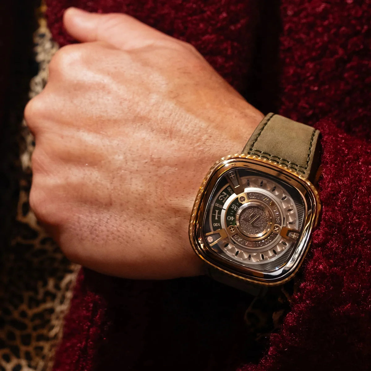 M-series Action Talk M2/05 SevenFriday