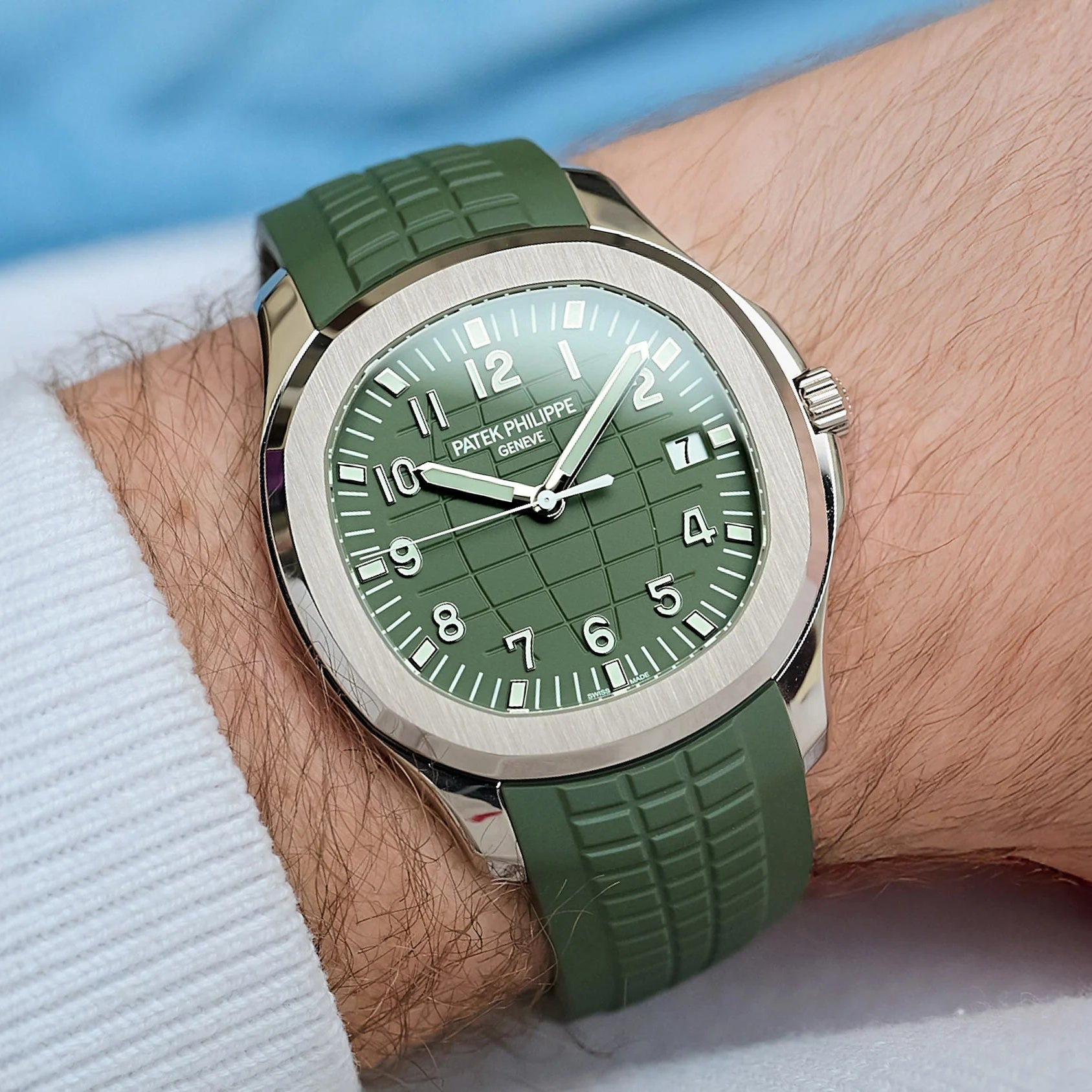 Patek Philippe Aquanaut 5168G-010 Jumbo Khaki Green Dial 18K White Gold Khaki Green Rubber Strap