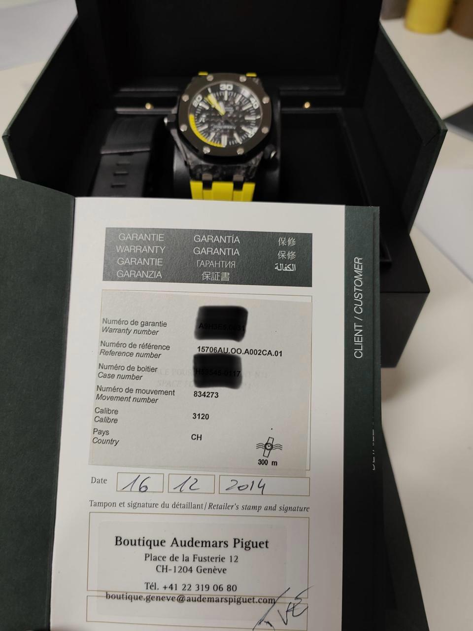 Audemars Piguet Royal Oak Offshore Diver "Bumblebee" Forged Carbon – 2014 Full Set
