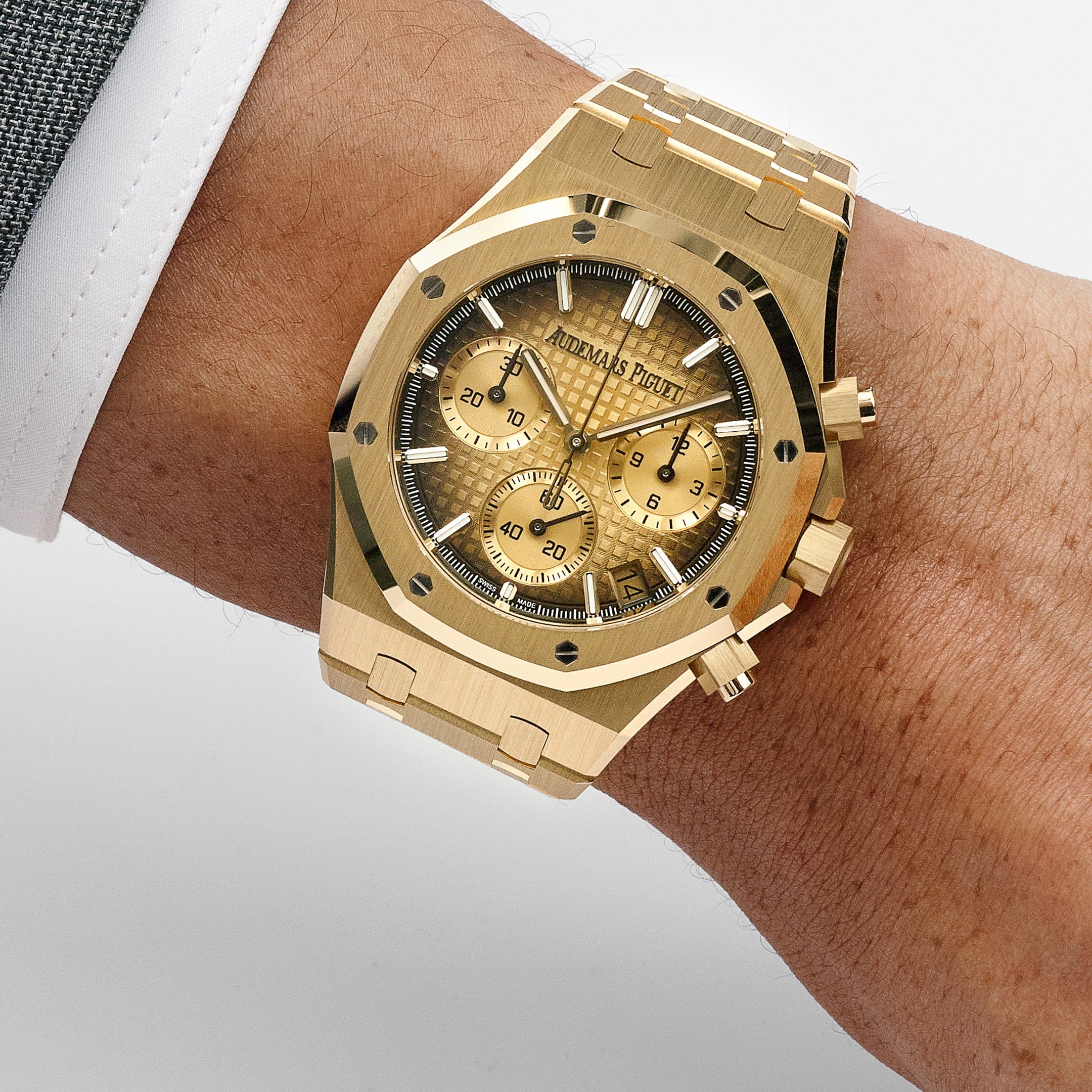 Audemars Piguet Royal Oak 26240BA.OO.1320BA.02 Chronograph Yellow Gold