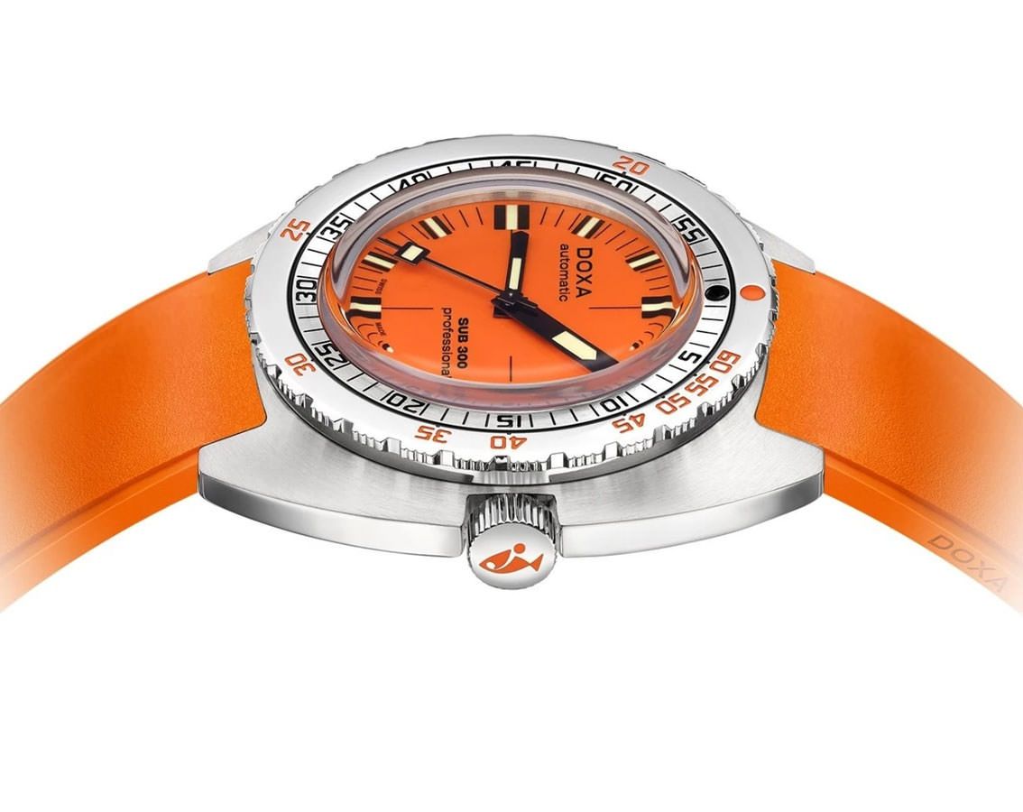 DOXA MEN'S SILVER TONE CASE ORANGE DIAL AUTOMATIC WATCH