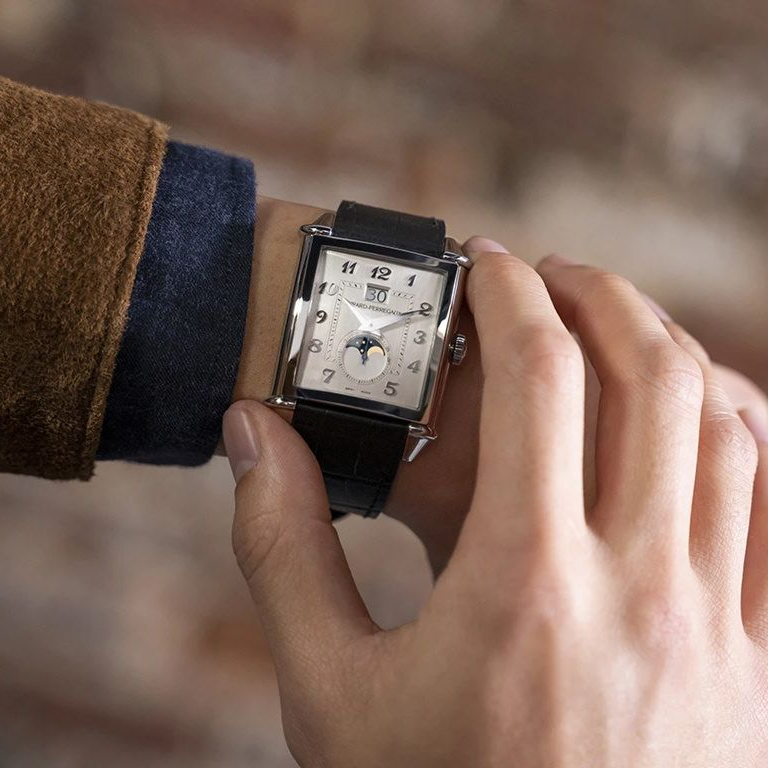 VINTAGE 1945 XXL LARGE DATE AND MOON PHASES