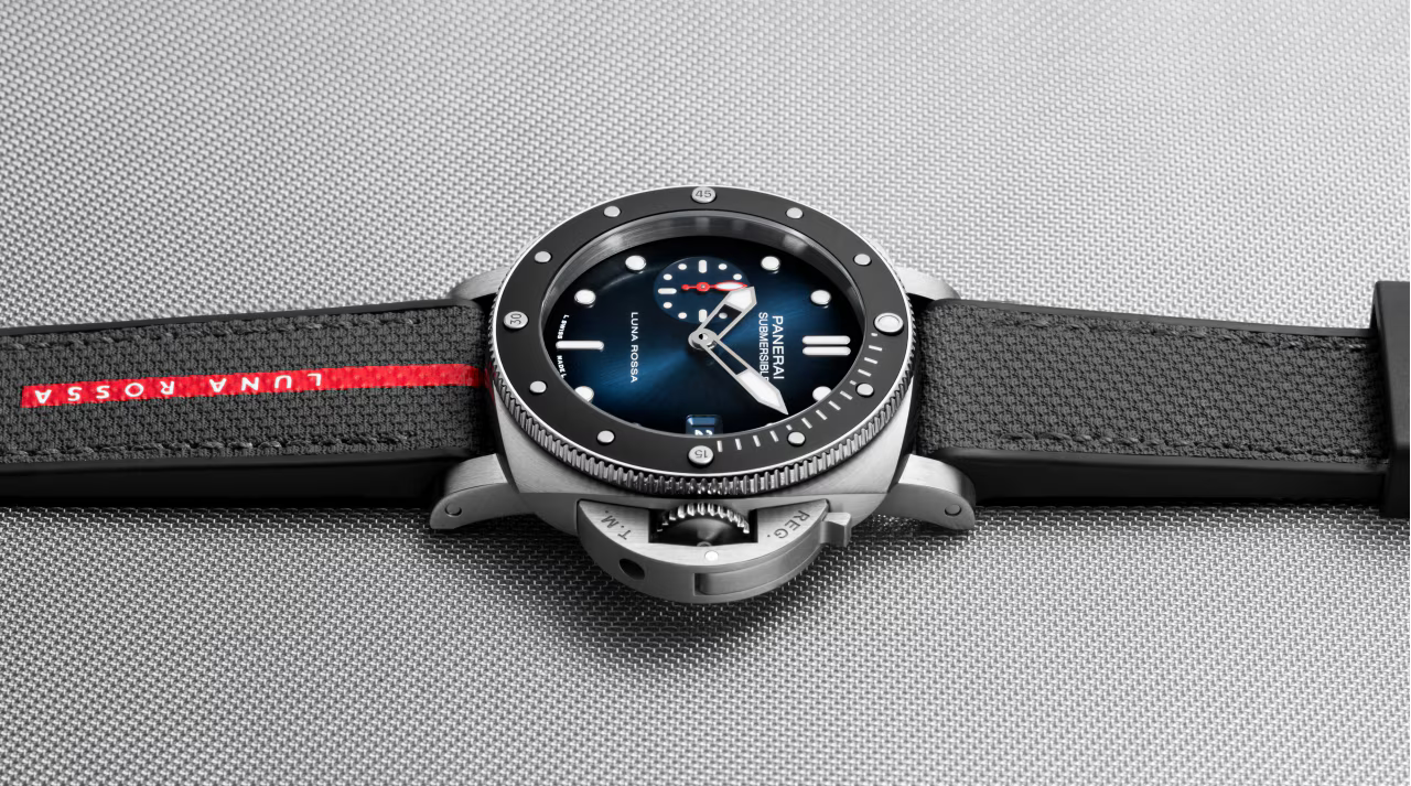 Submersible Luna Rossa 42mm, Steel - Ceramic PAM01565 Panerai