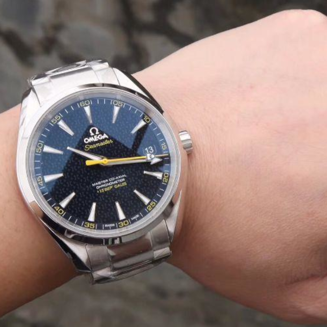 Omega Seamaster Aqua Terra – James Bond – Unworn – Limited Edition Spectre – Full Set - Azzam Watches