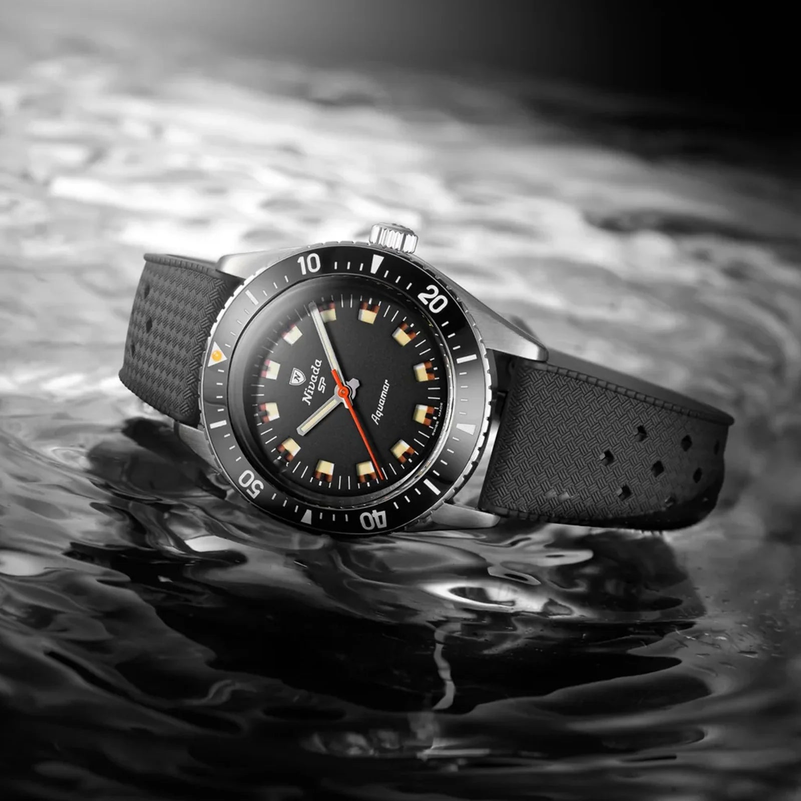 Aquamar Black 32068A Nivada Grenchen