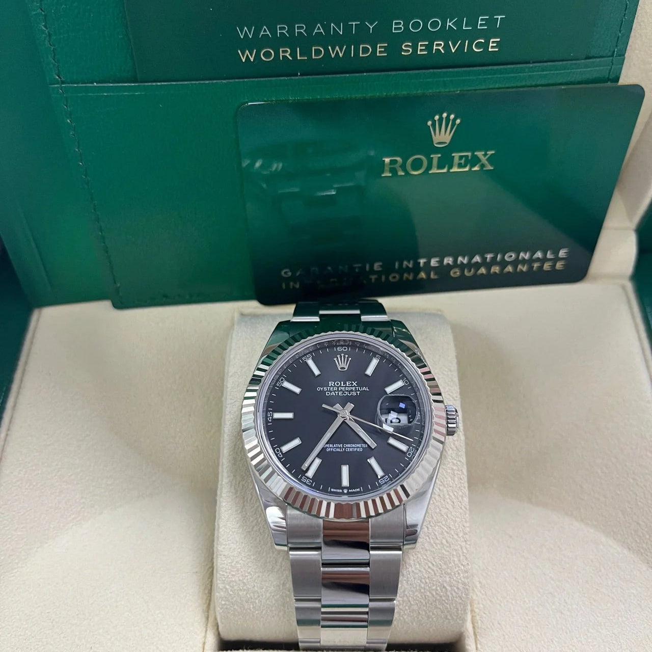 Rolex Datejust 126334-0017 Black Index Dial White Gold Fluted Bezel 41mm Oystersteel Oyster Bracelet Men’s Watch