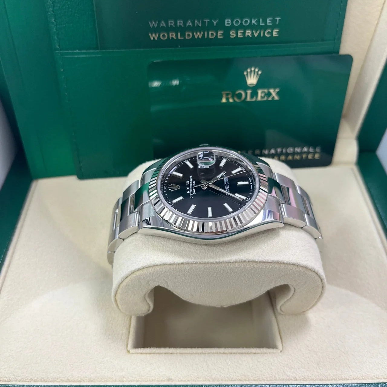 Rolex Datejust 126334-0017 Black Index Dial White Gold Fluted Bezel 41mm Oystersteel Oyster Bracelet Men’s Watch