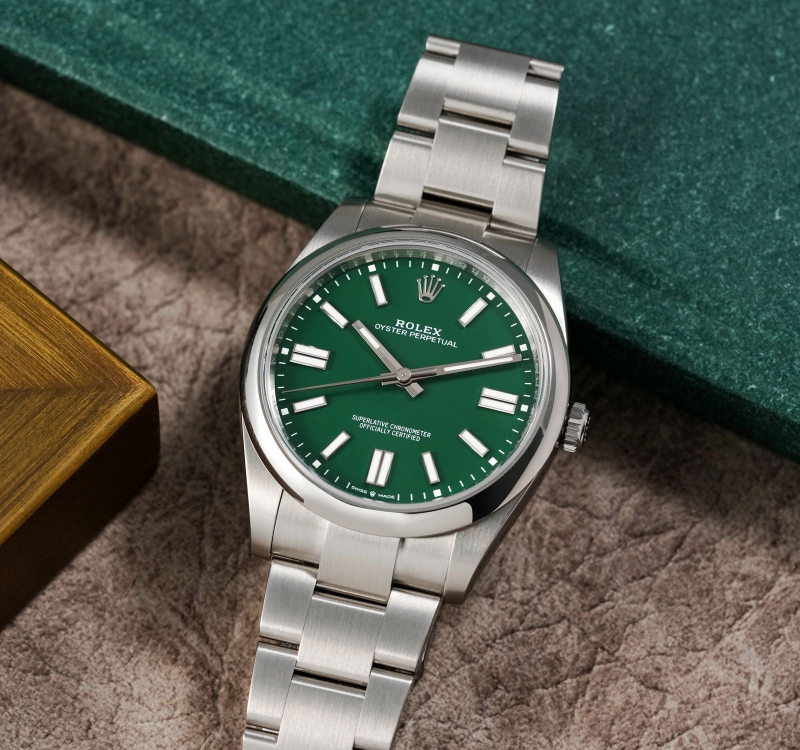 Rolex Oyster Perpetual 124300-0005 Green Index Dial Smooth Bezel 41Mm Stainless Steel Men’S Watch