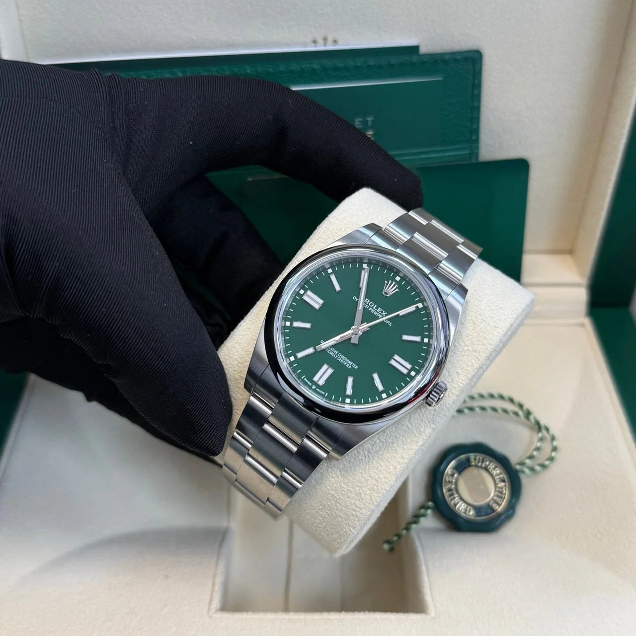 Rolex Oyster Perpetual 124300-0005 Green Index Dial Smooth Bezel 41Mm Stainless Steel Men’S Watch