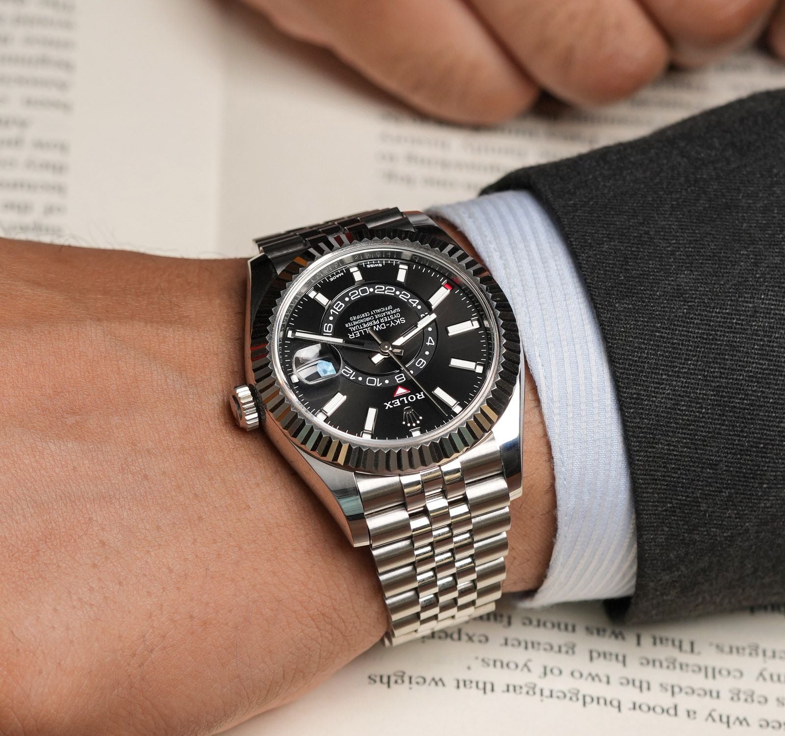 Rolex Sky Dweller 326934 Bk Black Indices Dial White Gold Bezel 42Mm Stainless Steel Oyster Bracelet