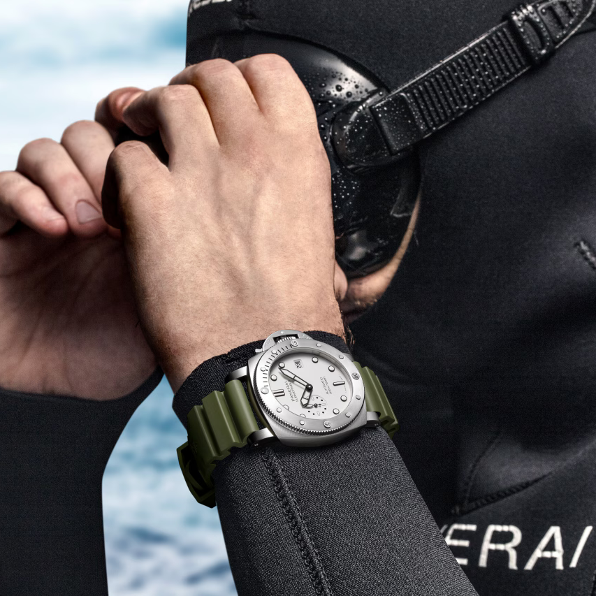 Submersible 44mm, Steel PAM01595 Panerai