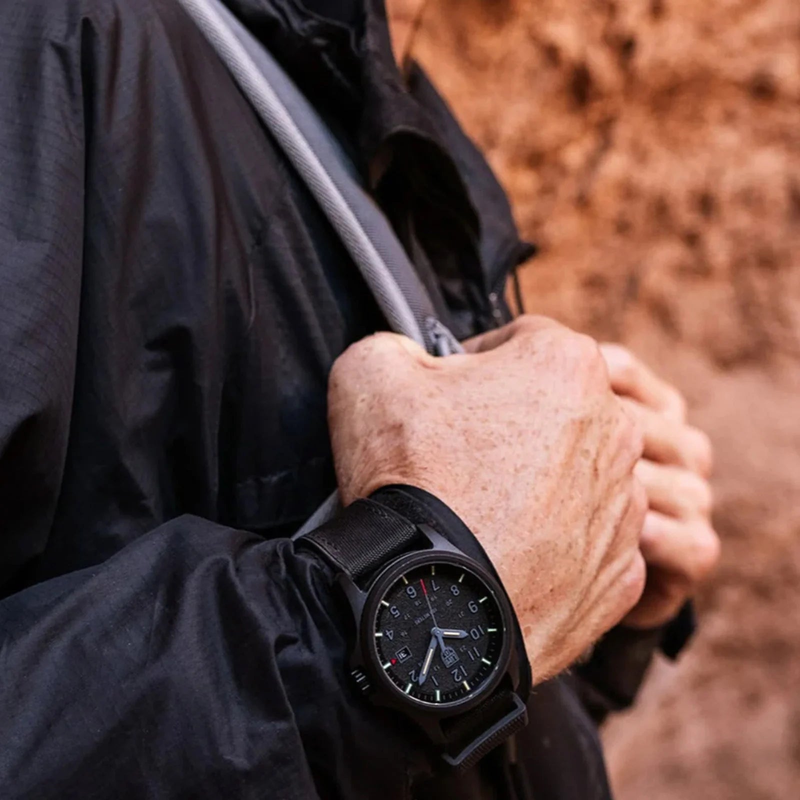 Atacama Field Urban Adventure 43mm XL.1961 Luminox