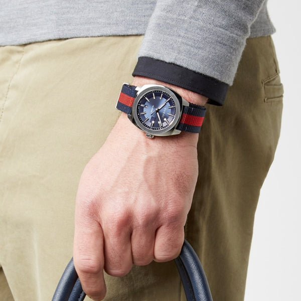 Gucci - YA142.304 - Azzam Watches 