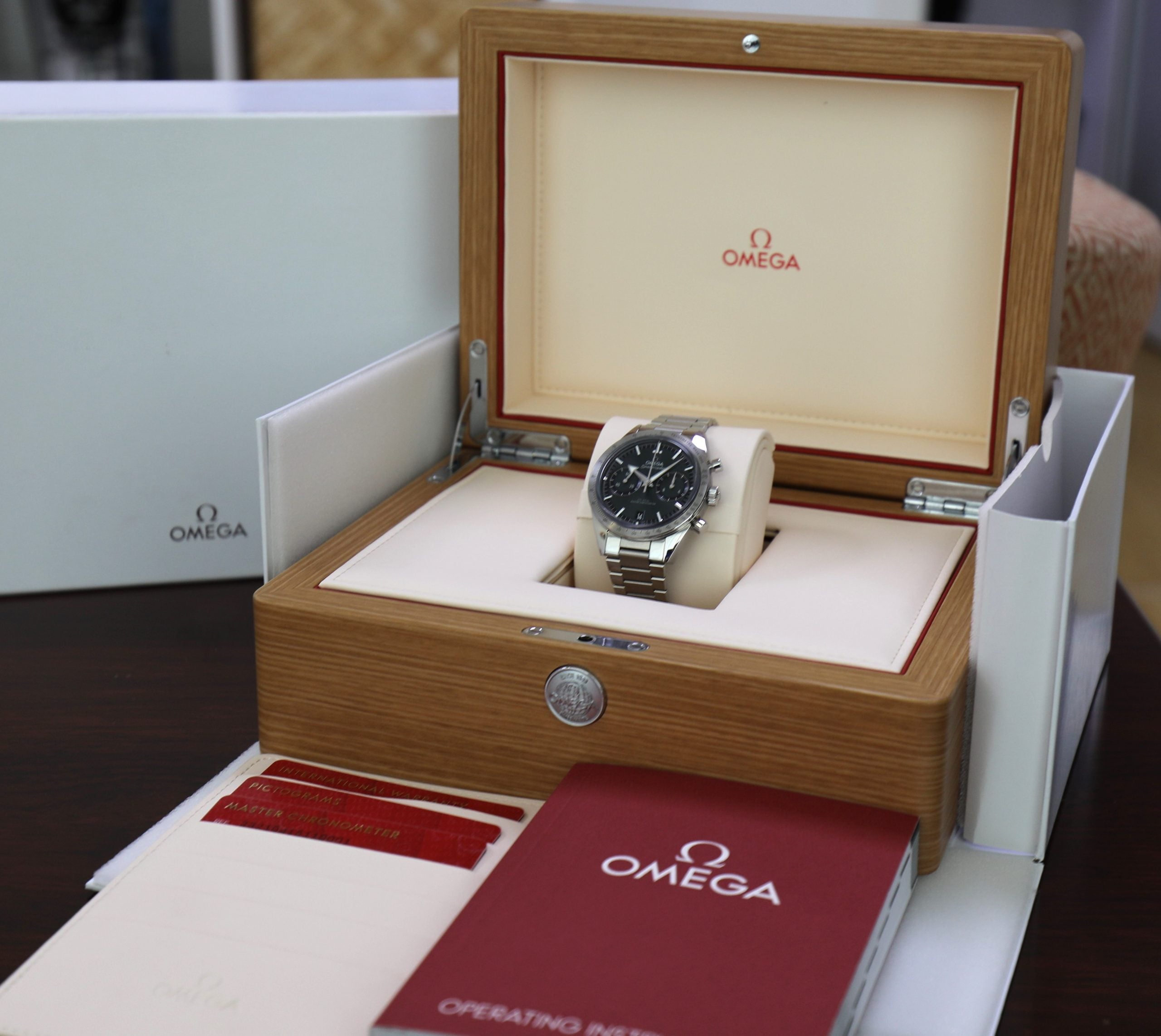 Omega Speedmaster Broad Arrow ’57 40mm Manual winding Green Dial - Azzam Watches