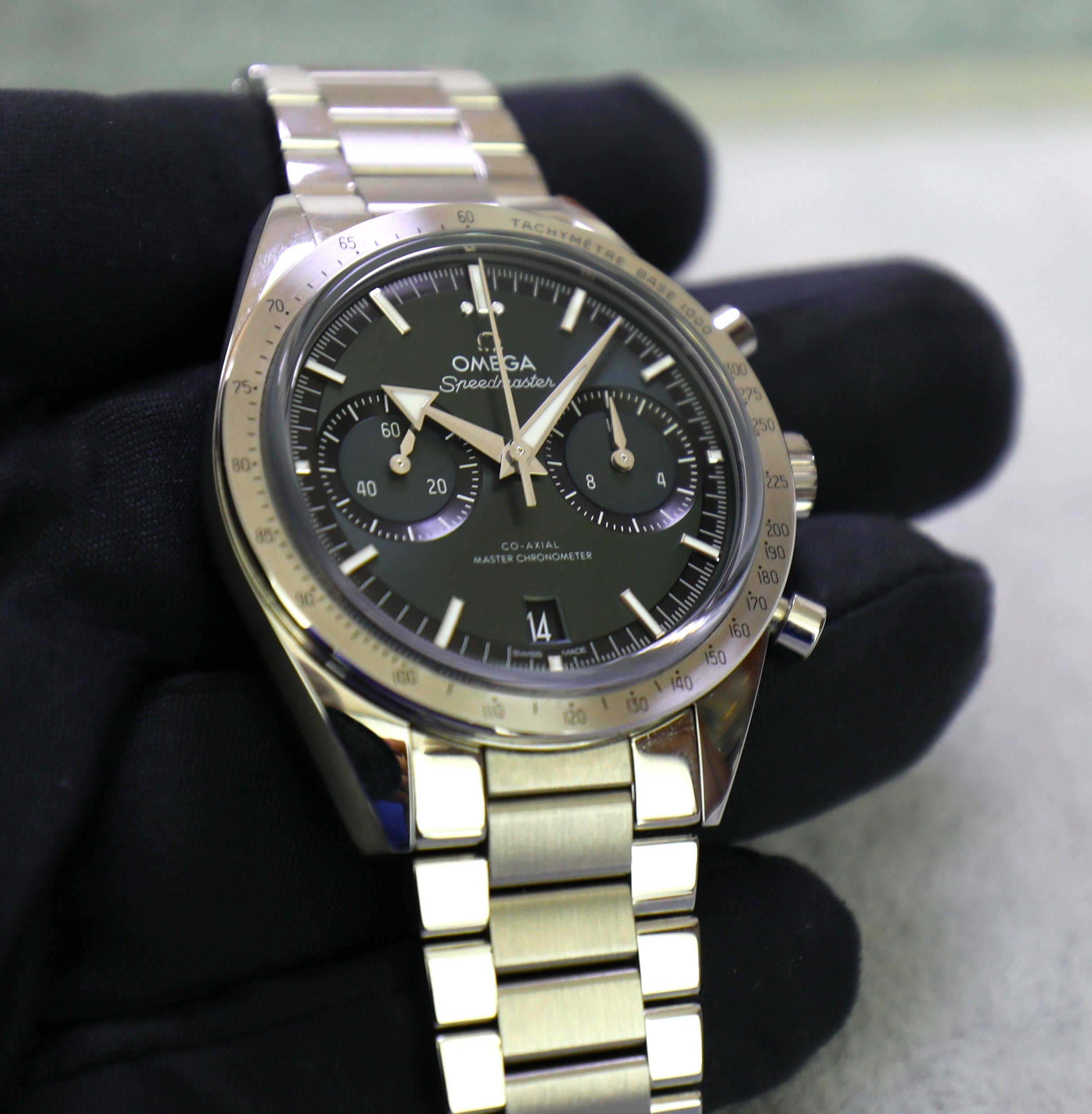 Omega Speedmaster Broad Arrow ’57 40mm Manual winding Green Dial - Azzam Watches