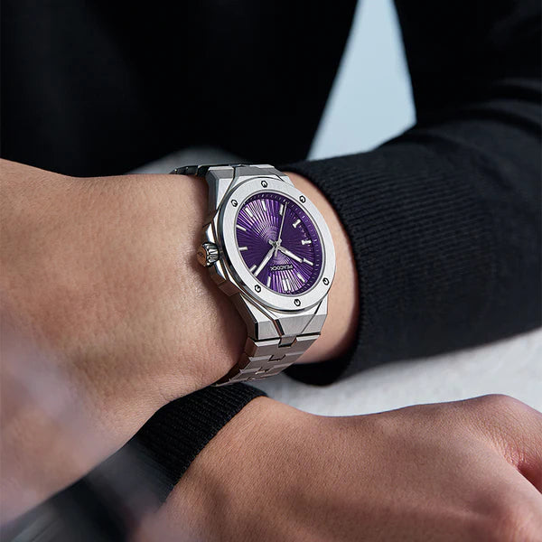 Peacock Plumage Gaze Hand-Made Guilloché Watch [Limited] Peacock