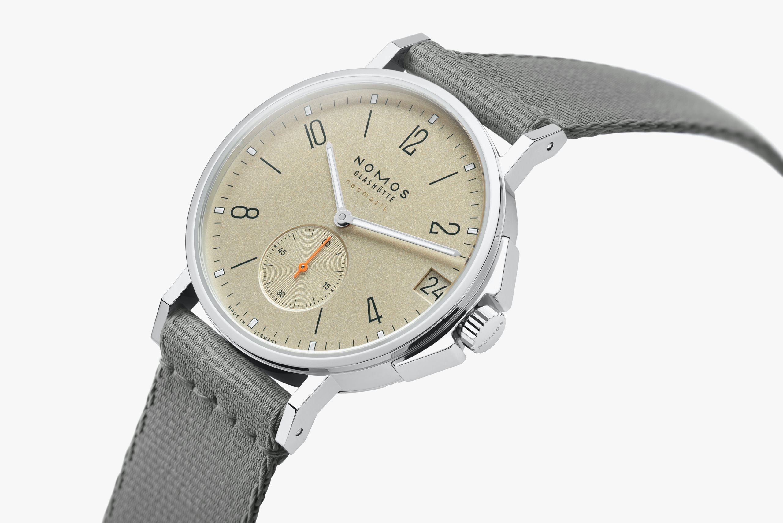 Ahoi neomatik 38 date sand NOMOS Glashütte