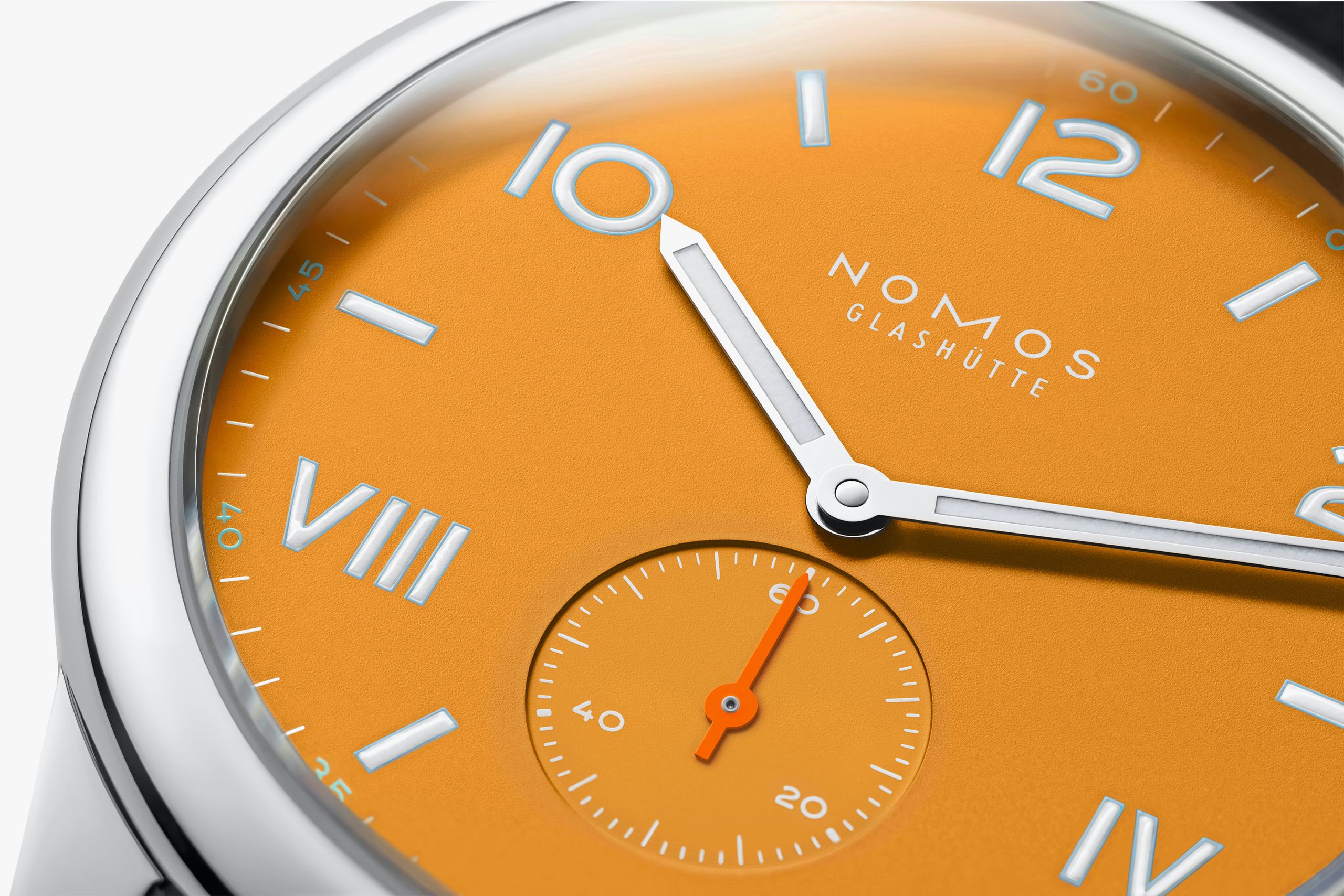 Club Campus 38 future orange NOMOS Glashütte