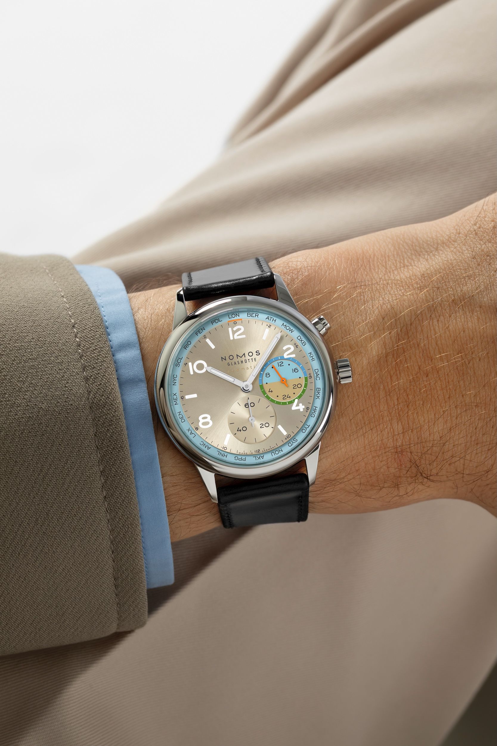 Club Sport neomatik Worldtimer Roam NOMOS Glashütte