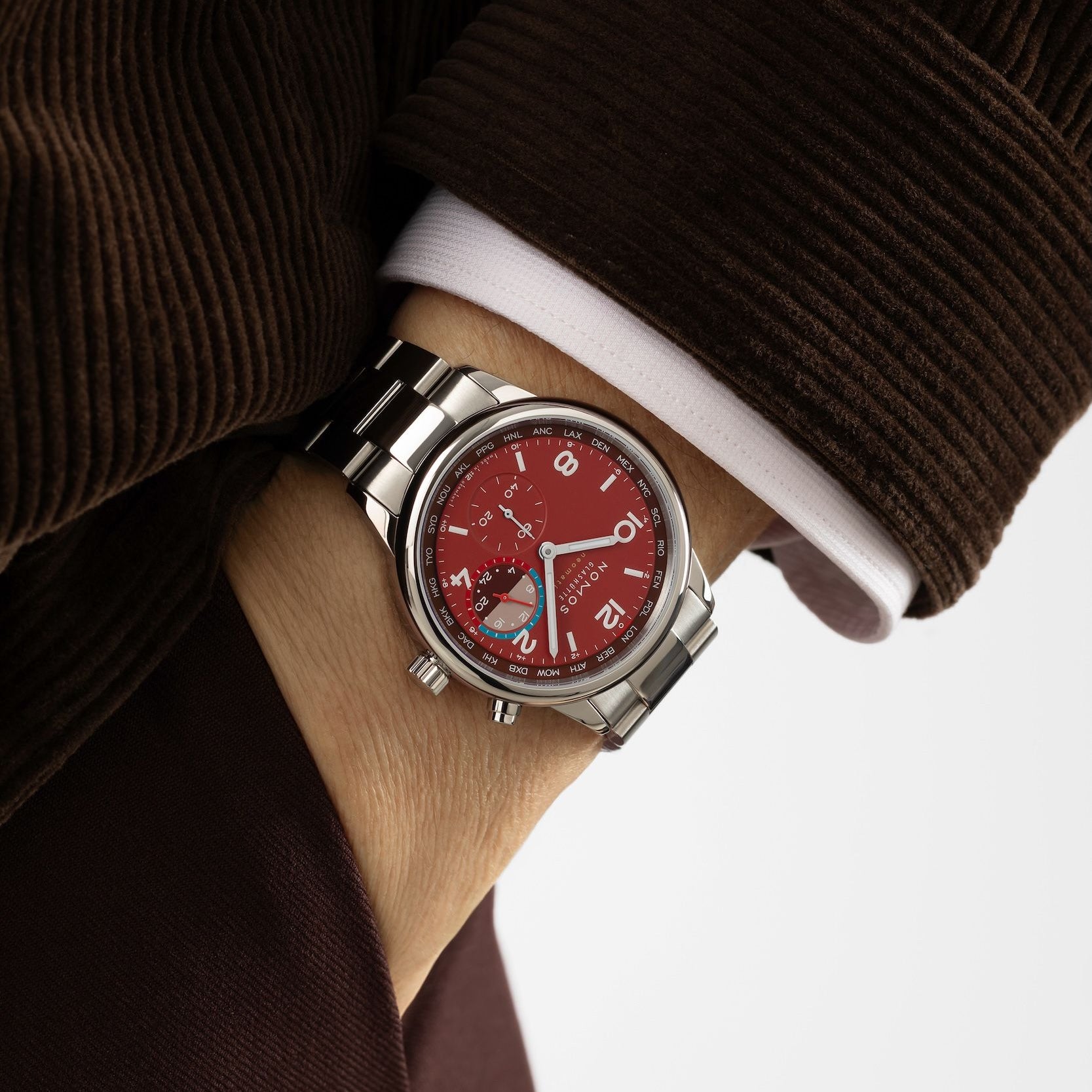 Club Sport neomatik Worldtimer Magma NOMOS Glashütte