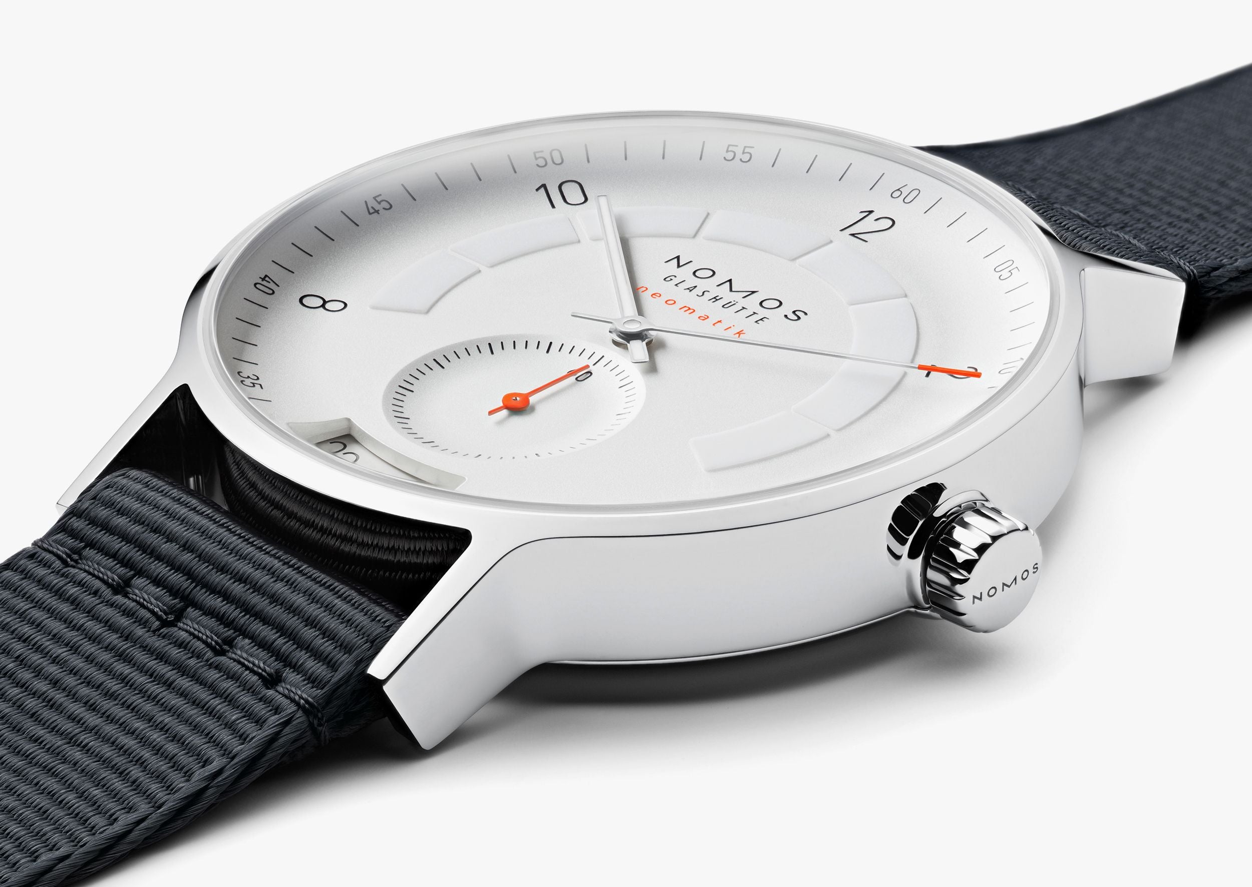Autobahn neomatik 41 date NOMOS Glashütte