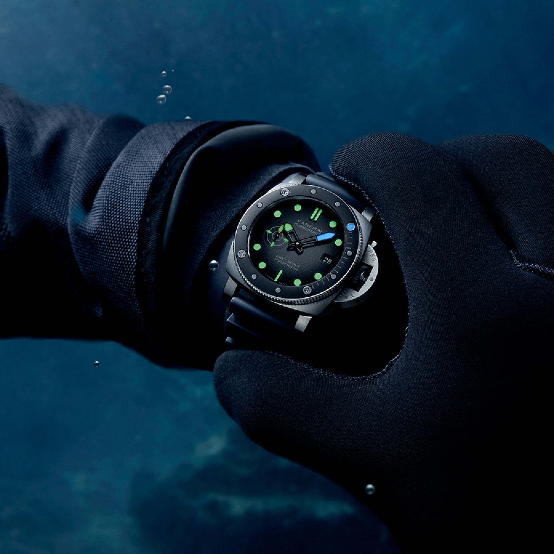 Submersible Navy SEALs 44mm, Steel PAM01738 Panerai