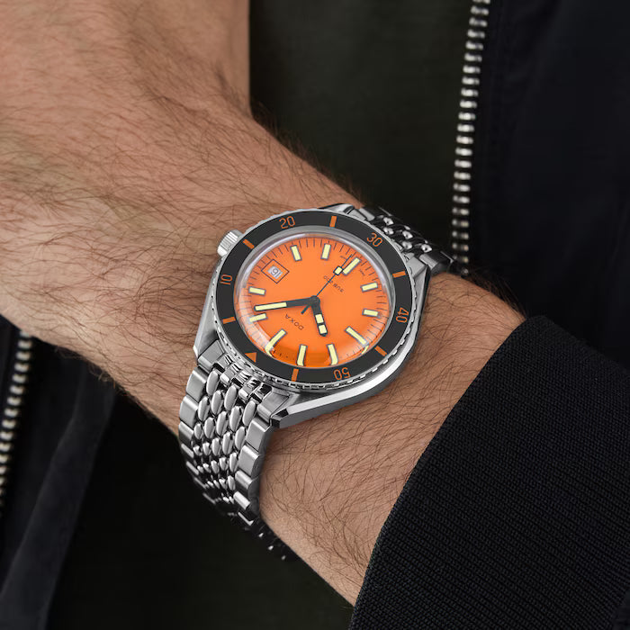 DOXA MEN'S SILVER TONE CASE ORANGE DIAL AUTOMATIC WATCH