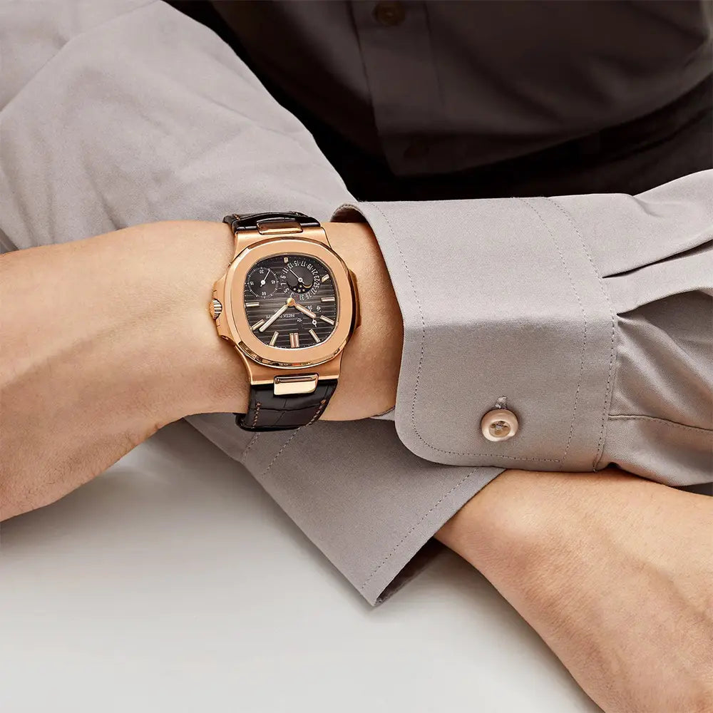 Patek Philippe Nautilus 5712R-001 Black Brown Dial 40Mm 18K Rose Gold Brown Leather Straps