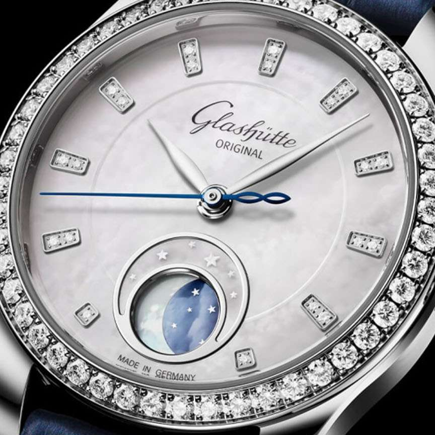 أغنية "لونا" الأصلية للسيدات من غلاشوت