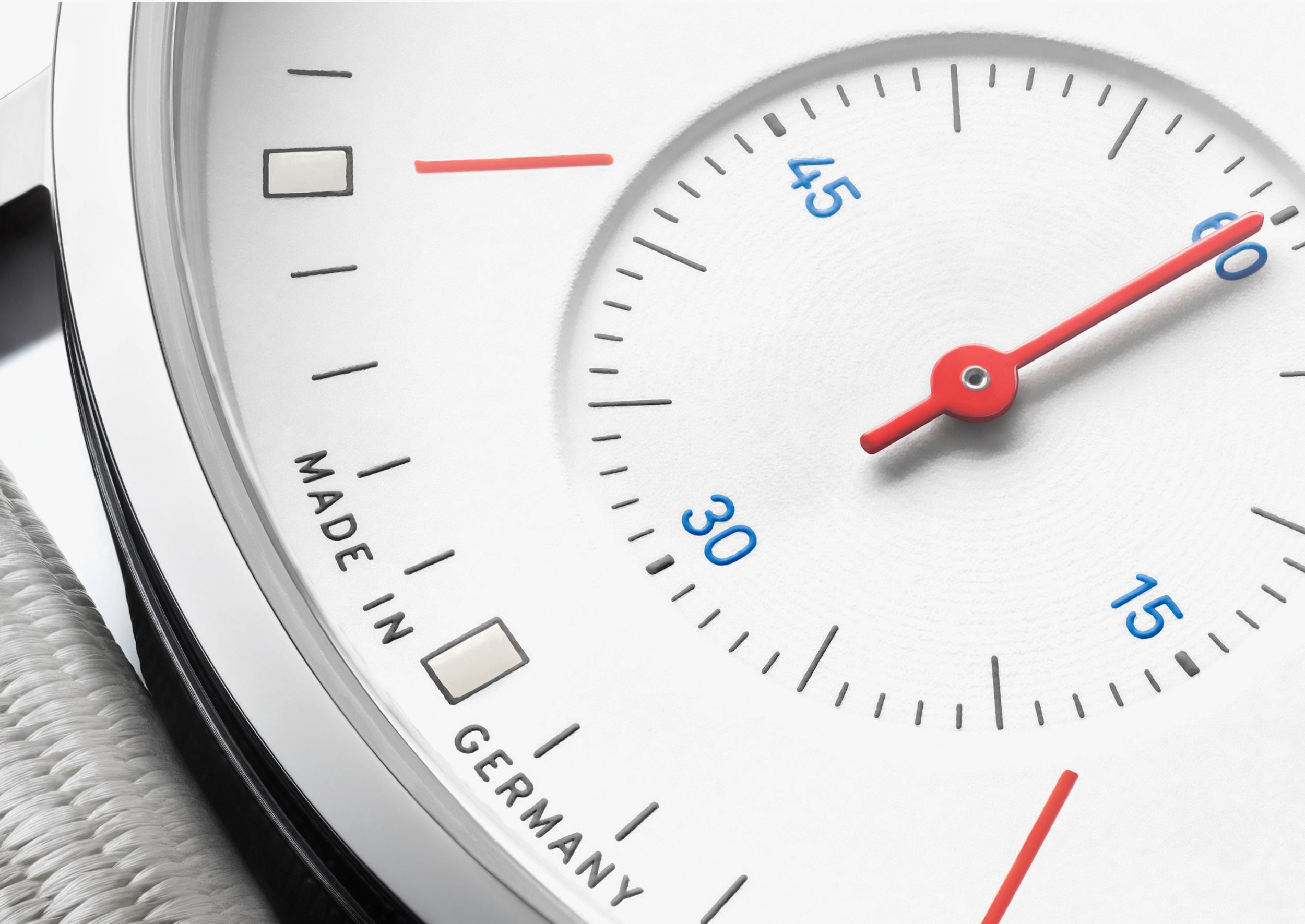 Ahoi neomatik siren white NOMOS Glashütte