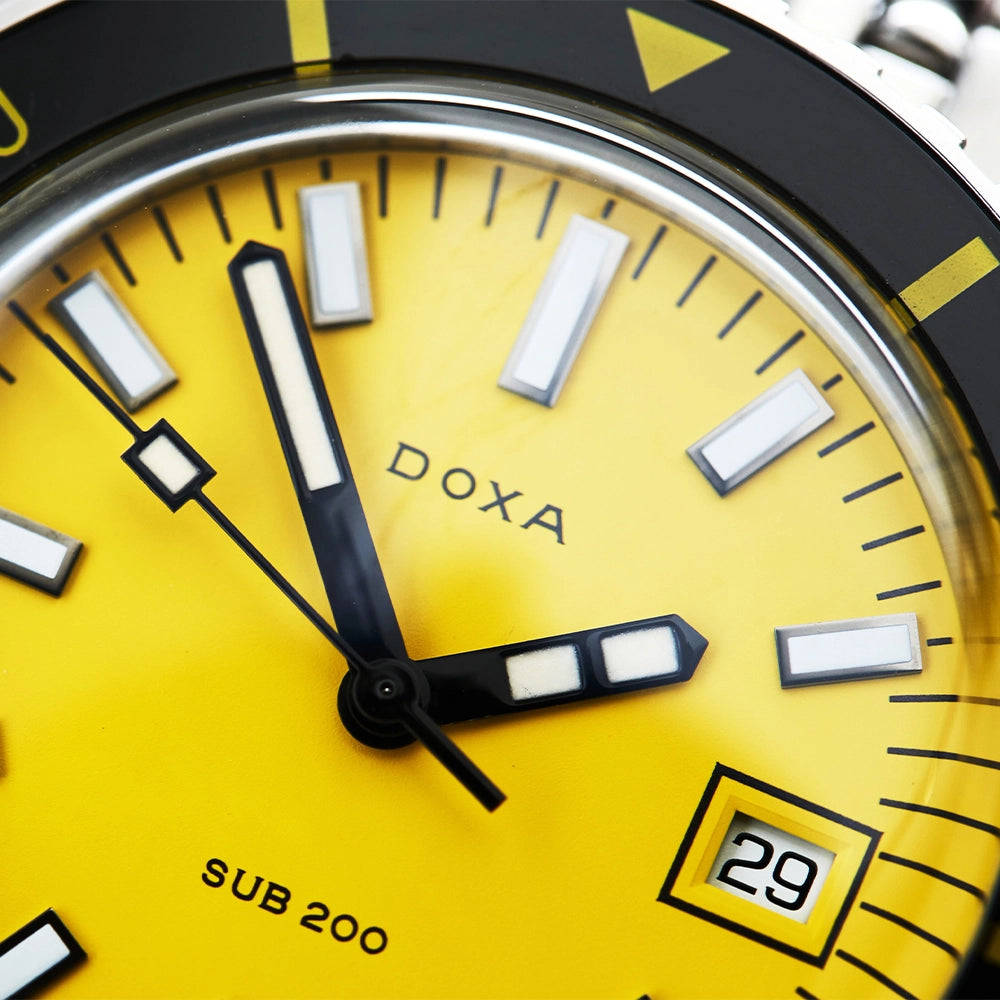 DOXA MEN'S SILVER TONE CASE YELLOW DIAL AUTOMATIC WATCH