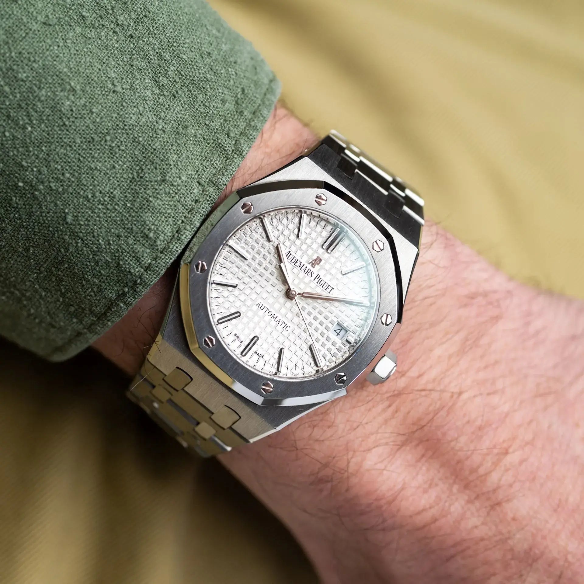 Audemars Piguet Royal Oak 15450St.Oo.1256St.01 Stainless Steel 37Mm Silver Dial Unisex Watch