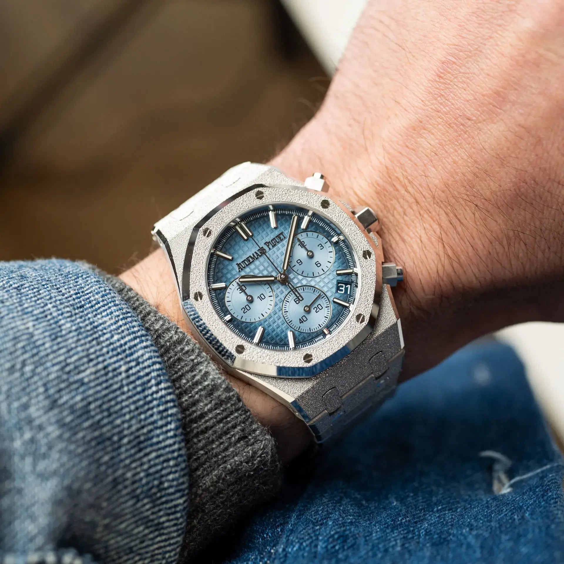 Audemars Piguet Royal Oak 26240BC.GG.1324BC.02 Chronograph 41mm Frosted White Gold Blue Dial