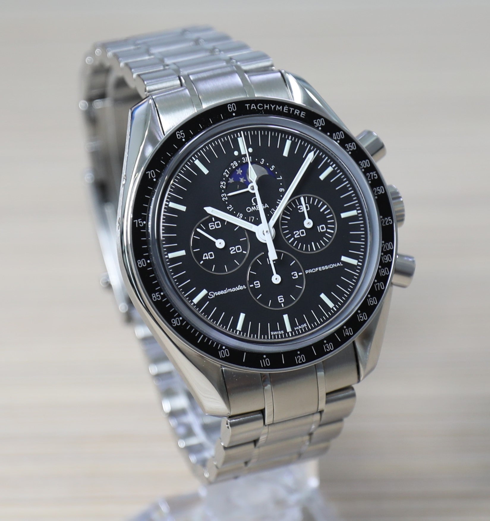 Omega Speedmaster Moonwatch – Professional – Moonphase – Sapphire – Unworn – Full Set - Azzam Watches 