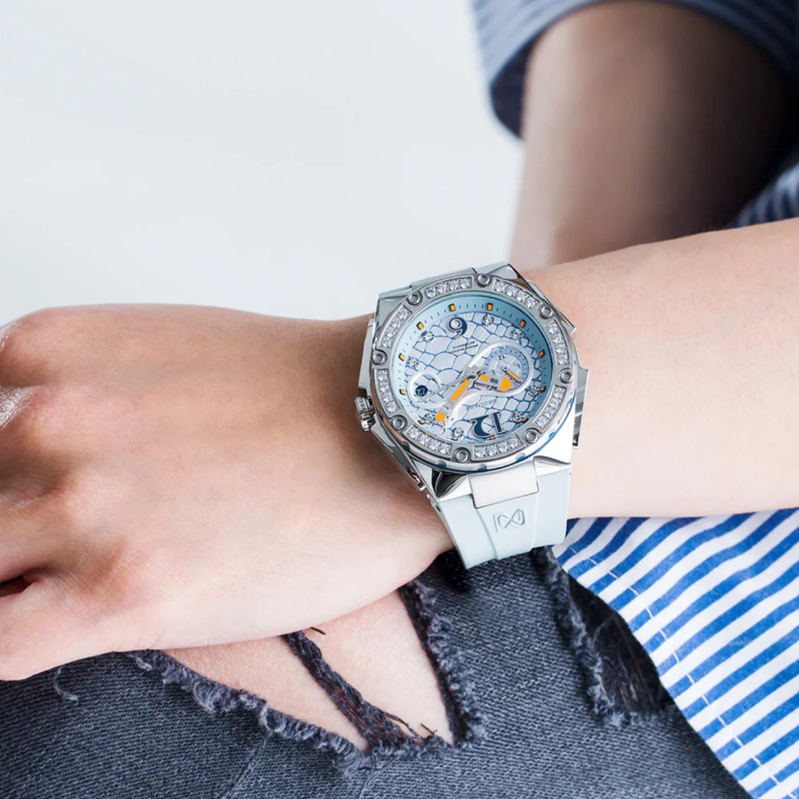 SnakeQueen Automatic 39mm Light Blue L0472-N48.4 NSquare