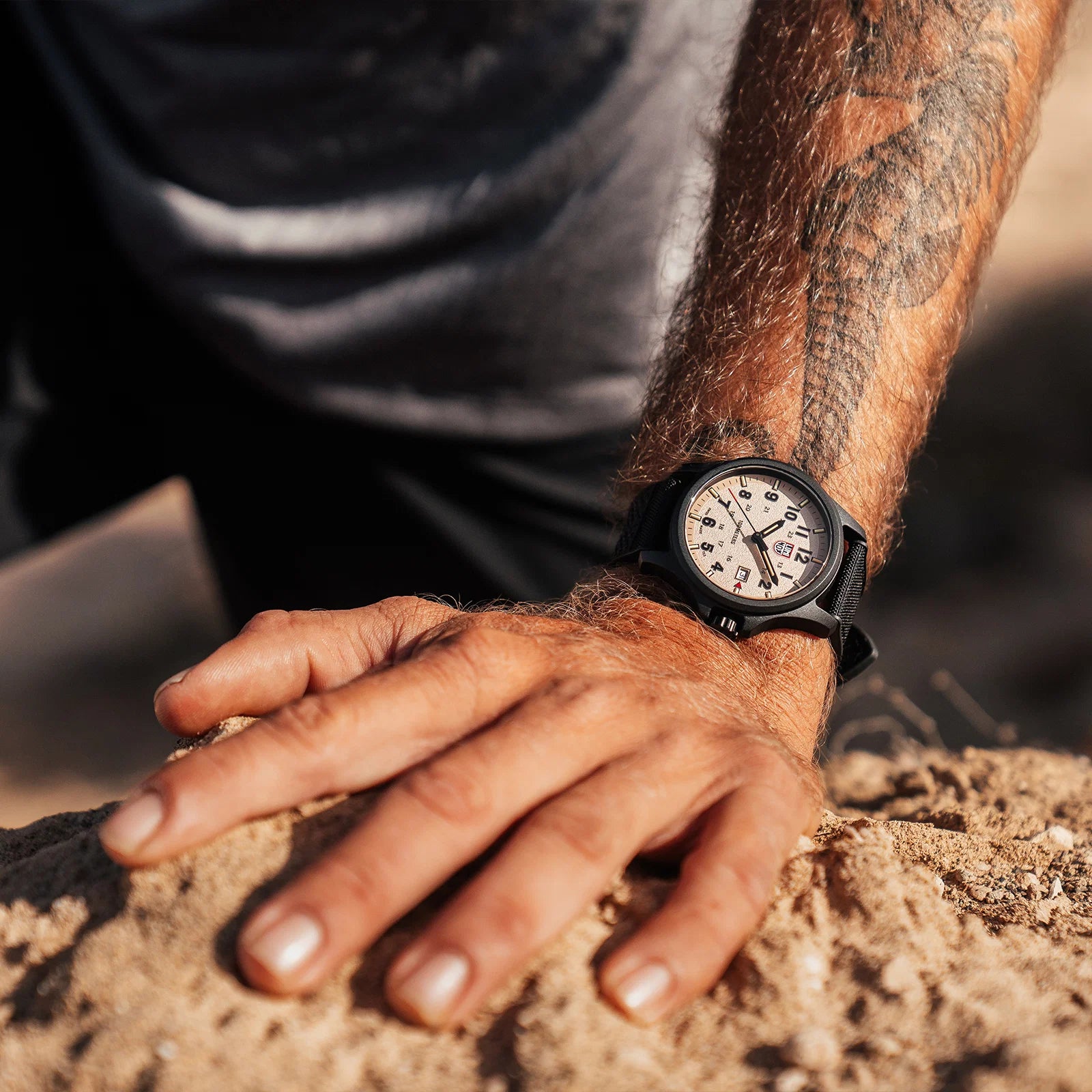 Atacama Field 43mm XL.1971.2 Luminox