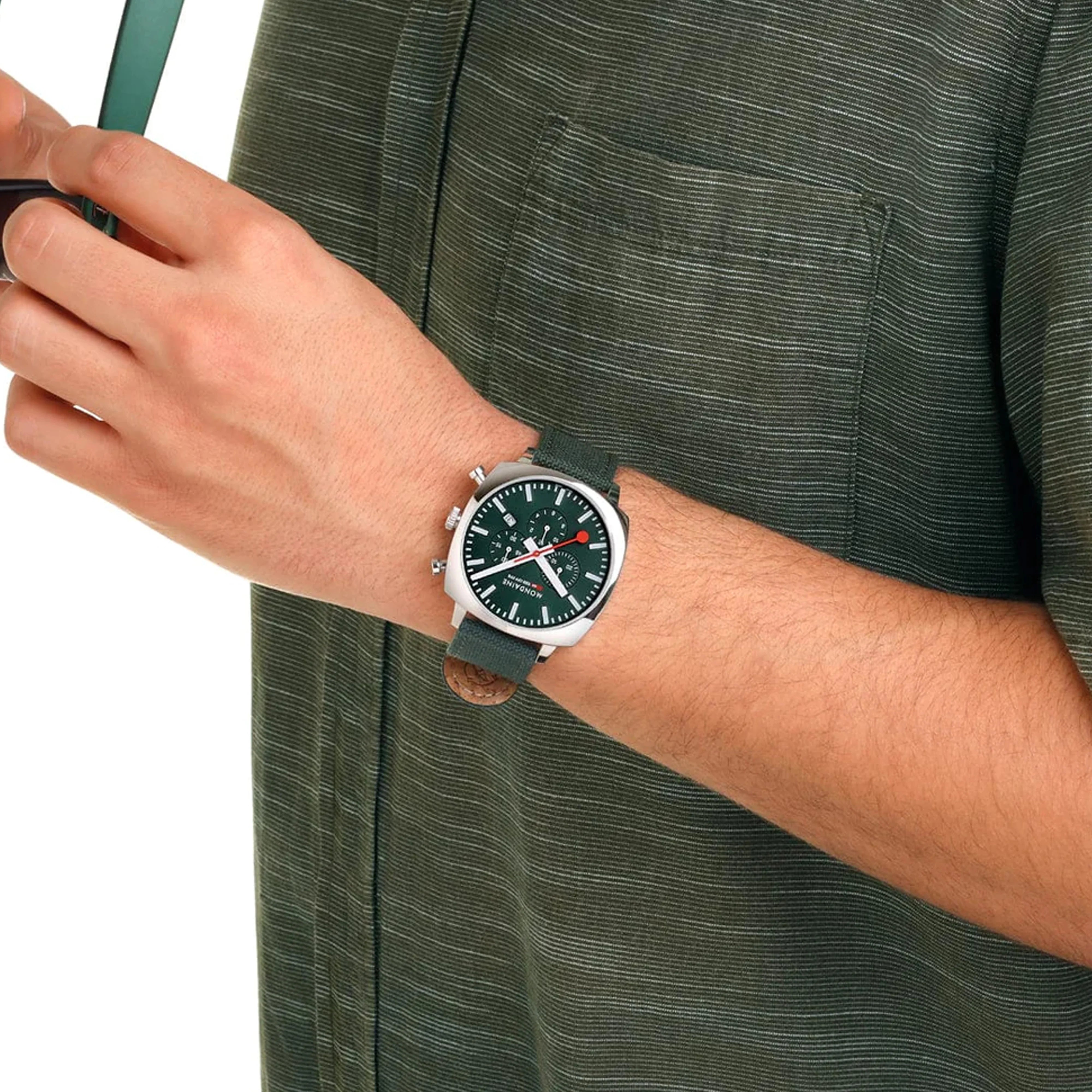 Grand Cushion 41mm Chronograph MSL.41460.LF.SET Mondaine