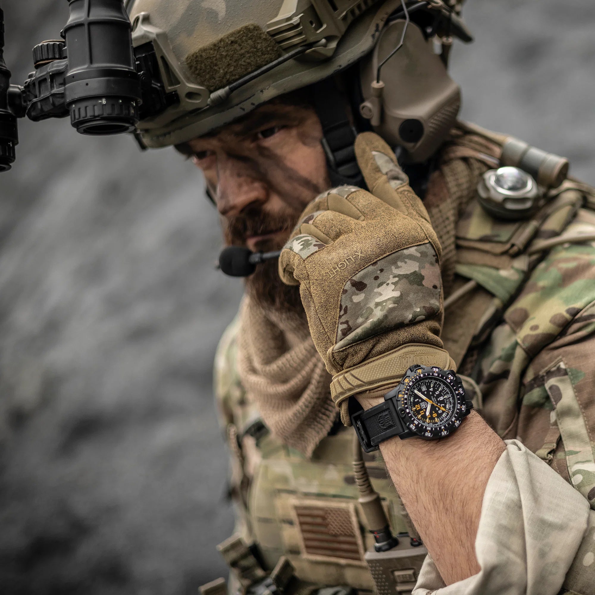 Recon Point Man Heritage XL.8825.H.SET Luminox