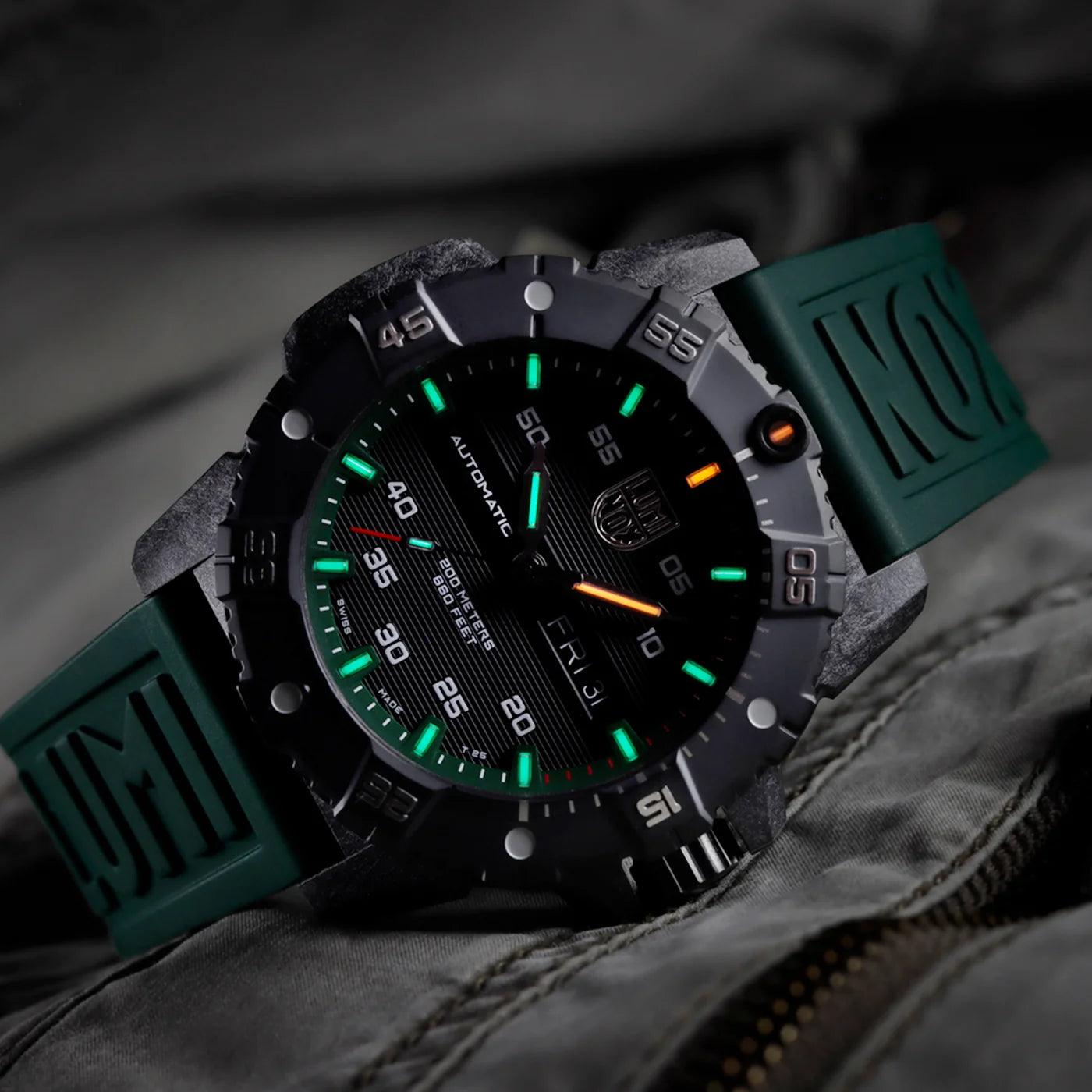 Master Carbon SEAL Automatic XS.3877 Luminox