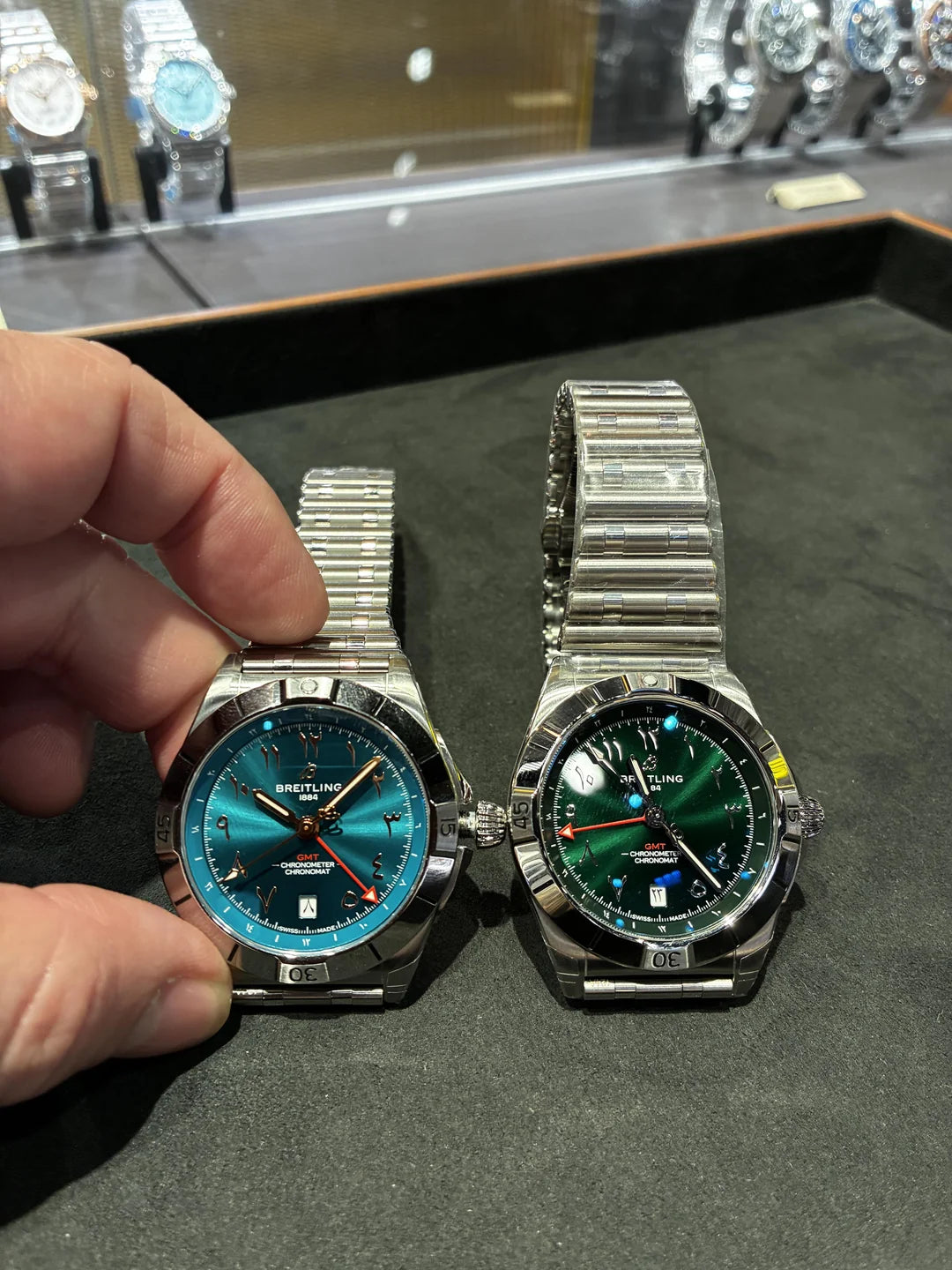 كرونومات أوتوماتيكية بتوقيت غرينتش 40